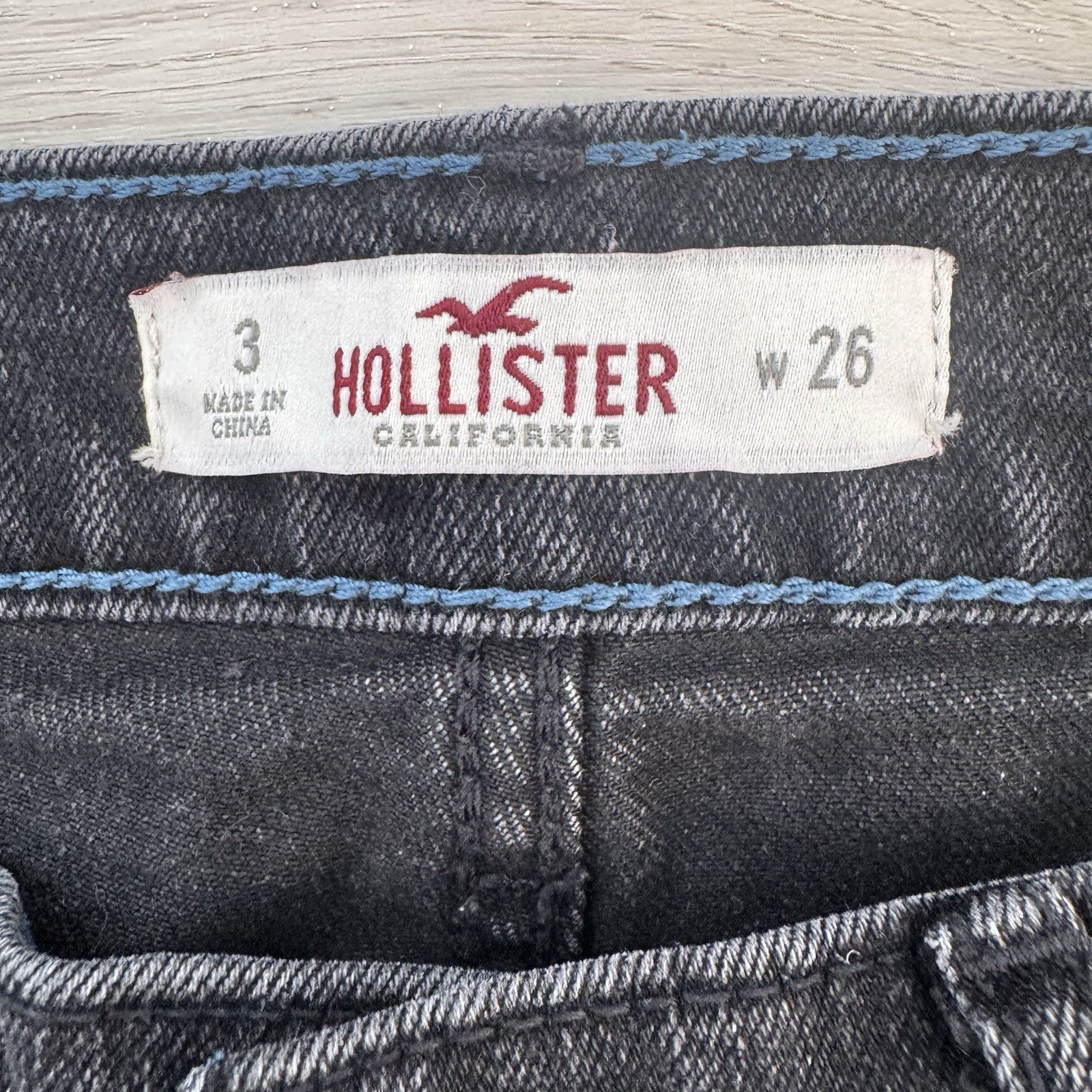 Hollister Women’s  Black Denim Shorts Size 3 W26 Y2K Low Rise Cuffed Cutoff