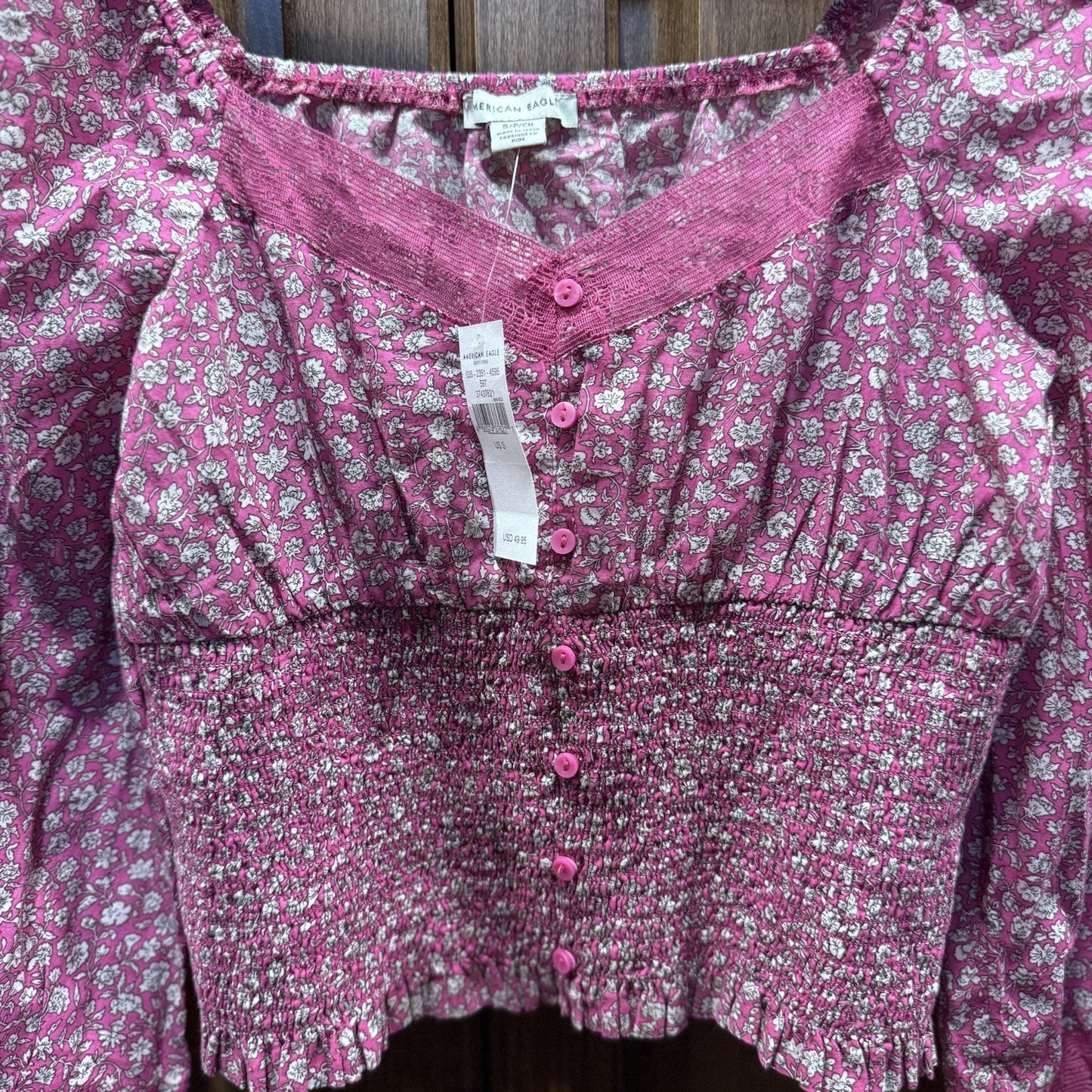 American Eagle Pink Floral Smocked Long Sleeve Crop Top Women’s Size Small NWT