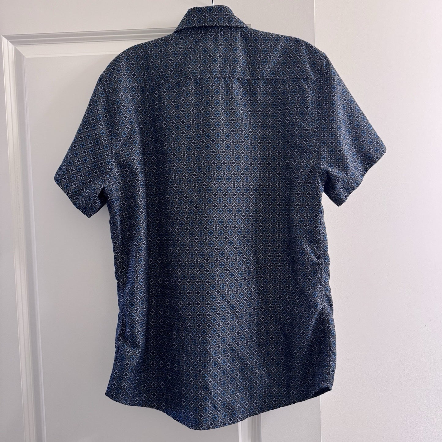 Tahari Men’s Slim Fit Button-Up Shirt M Geometric Blue Black Print India