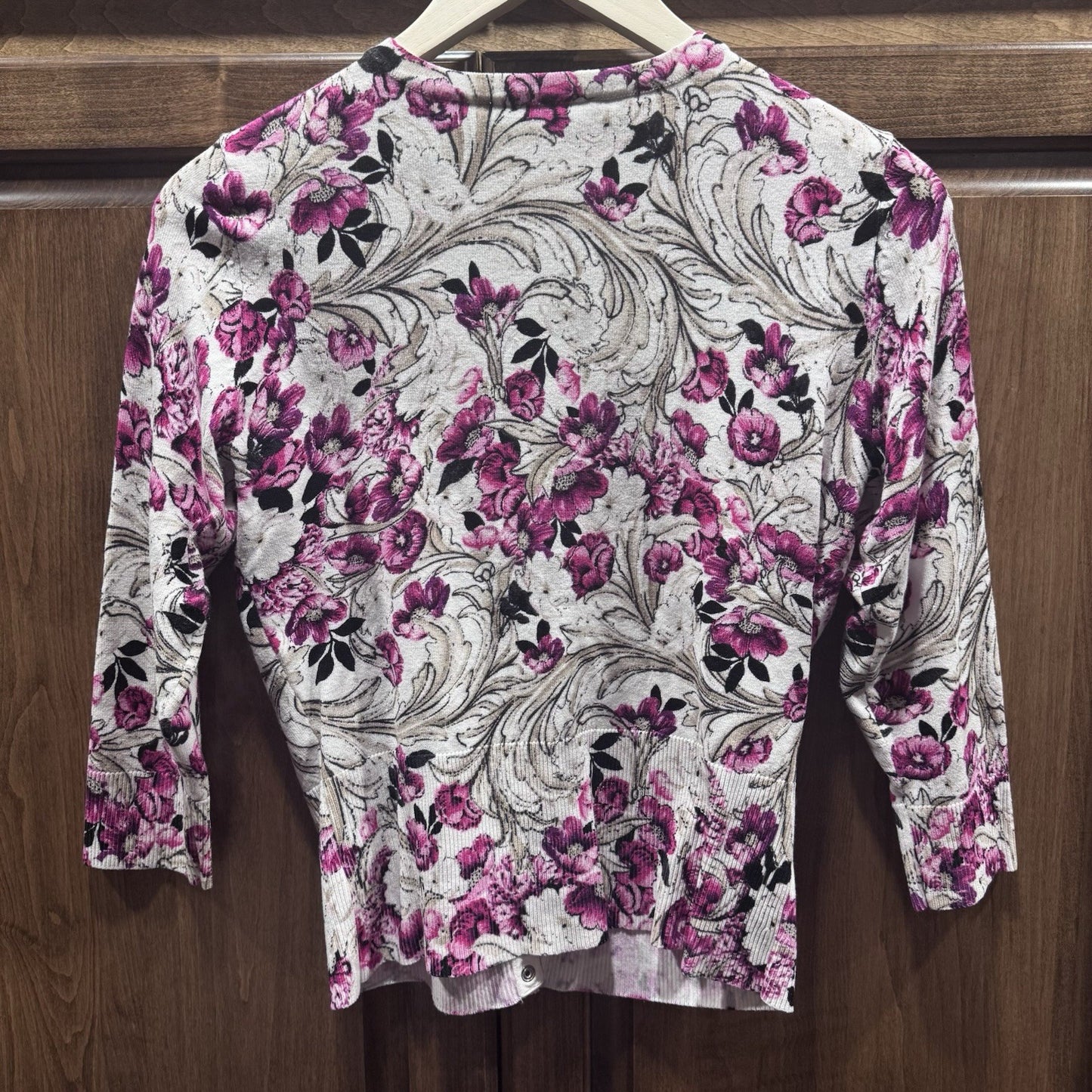 White House Black Market Cardigan S Pink Floral Button Front 3/4 Sleeve Ribbed