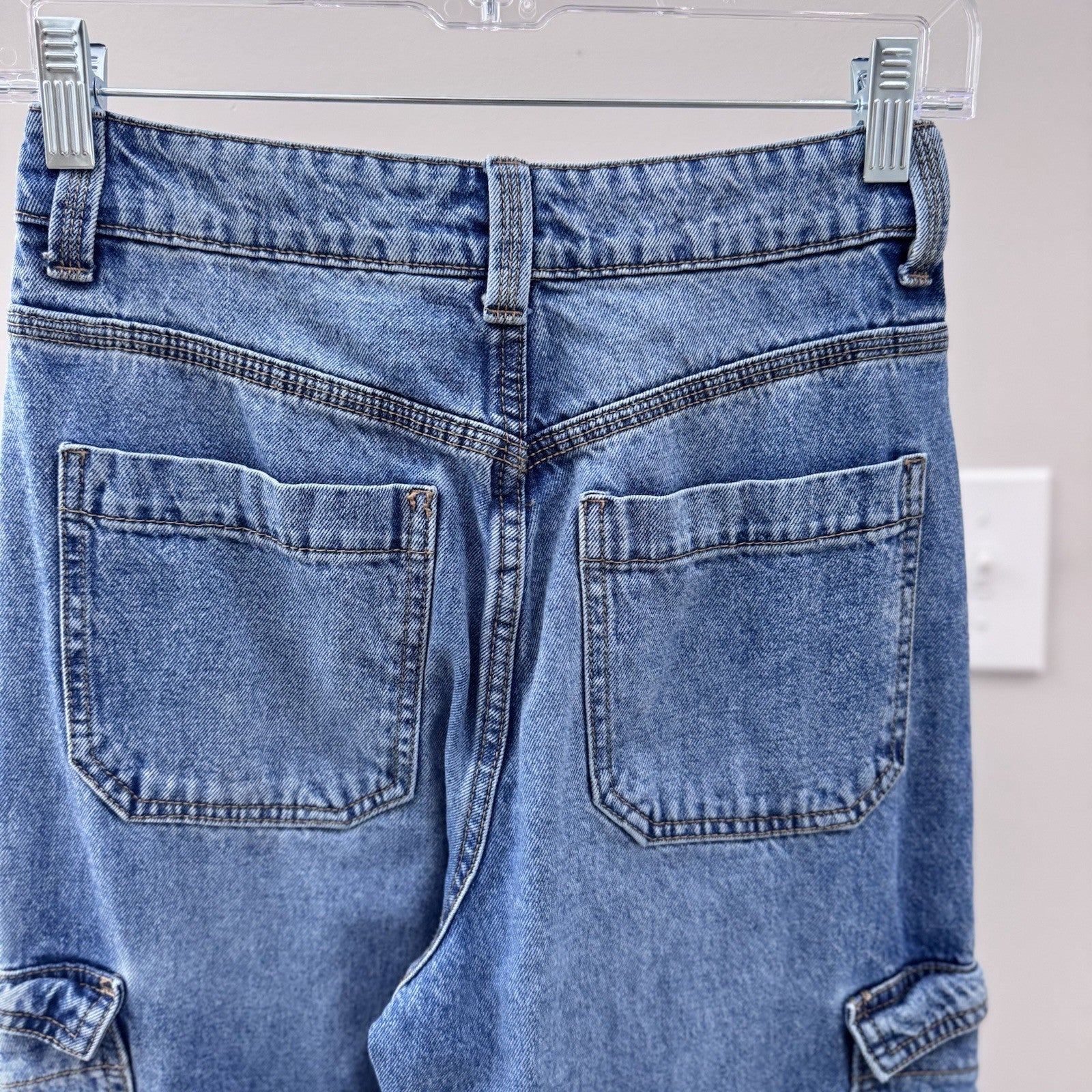 H&M Divided Women’s Cargo Jeans Size 0 – Wide Leg Baggy Denim Y2K Trendy