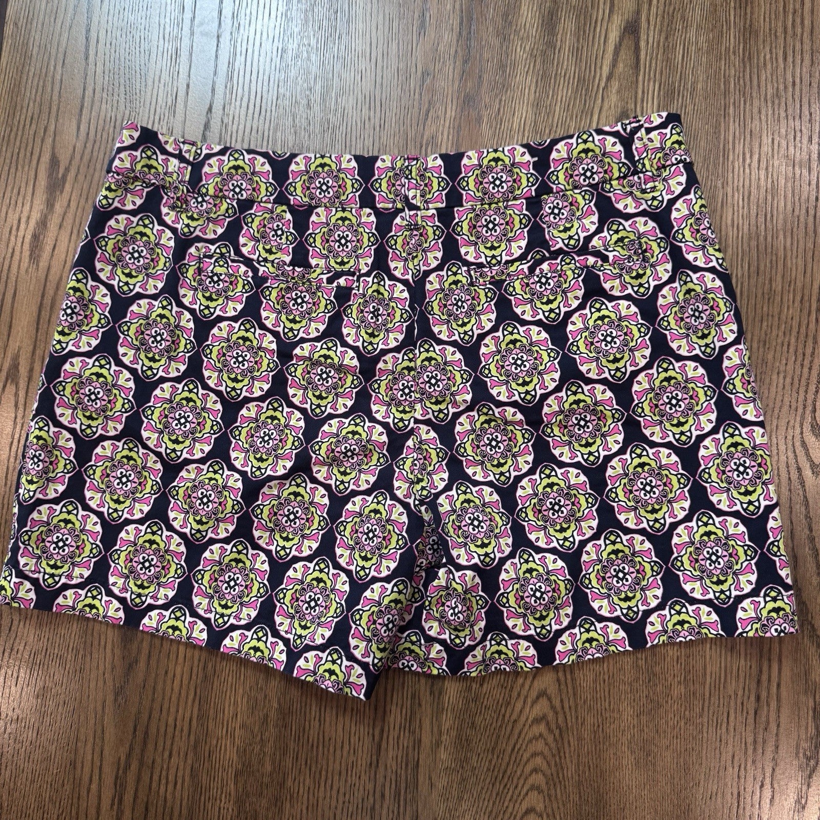 Crown & Ivy Women’s Shorts Size 14 Pink Navy Green Geometric