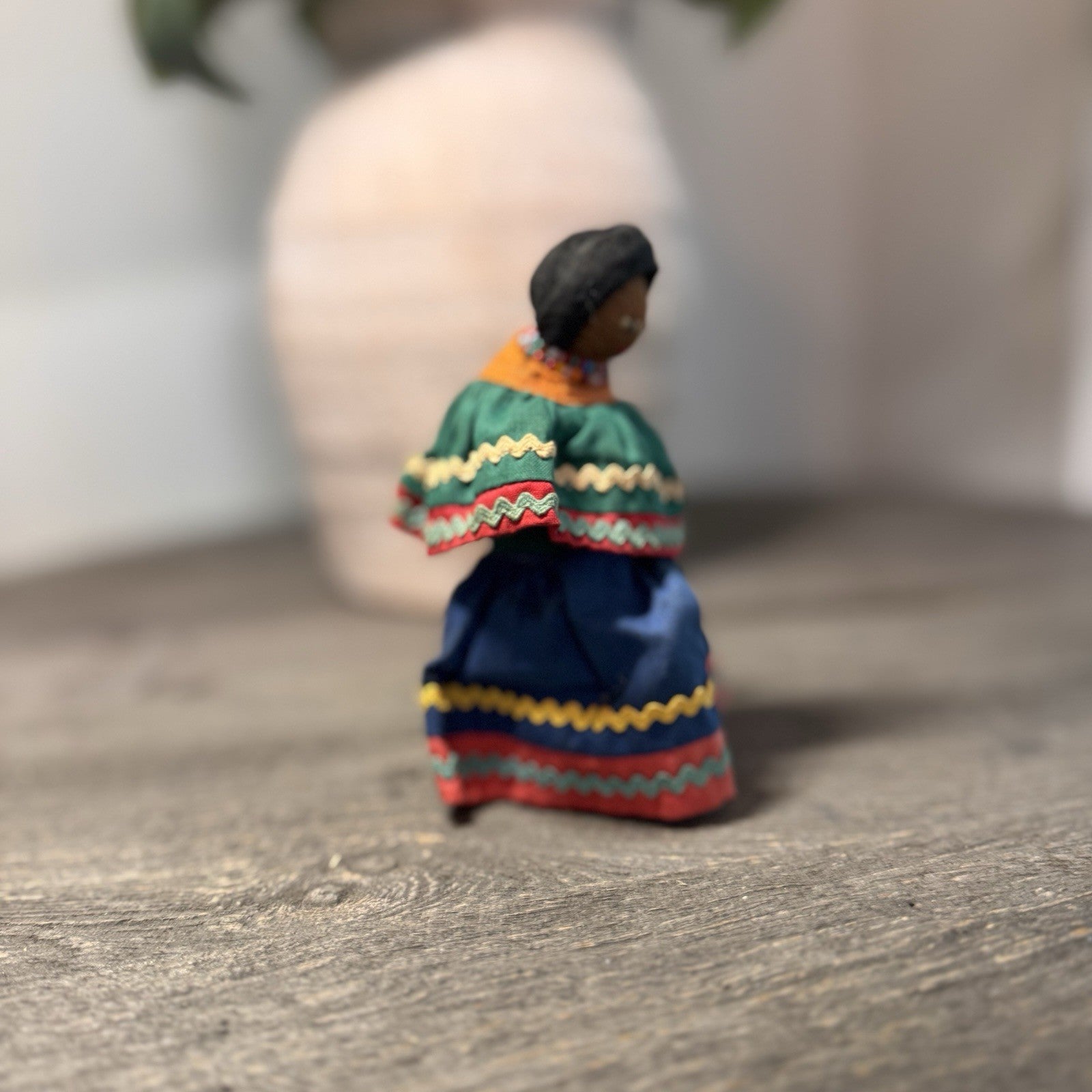 Vintage Seminole Native American Indian doll made of palmetto Husk Florida 5”