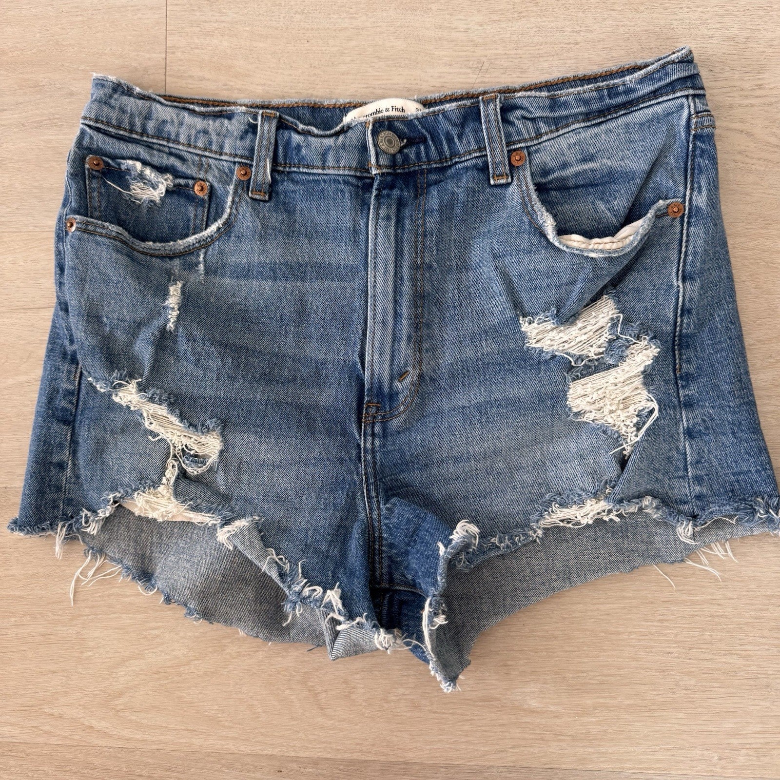 Abercrombie Women’s Mom Shorts High Rise Distressed Denim Cutoff 31/12