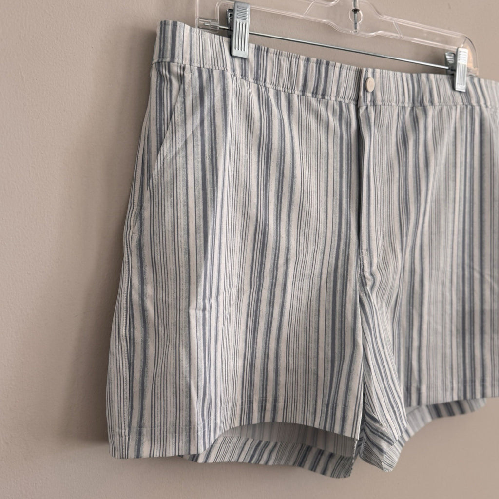 VRST Men's Large 5" Resort Short Muted Denim Calm Stripe NWT Hybrid Liner $58