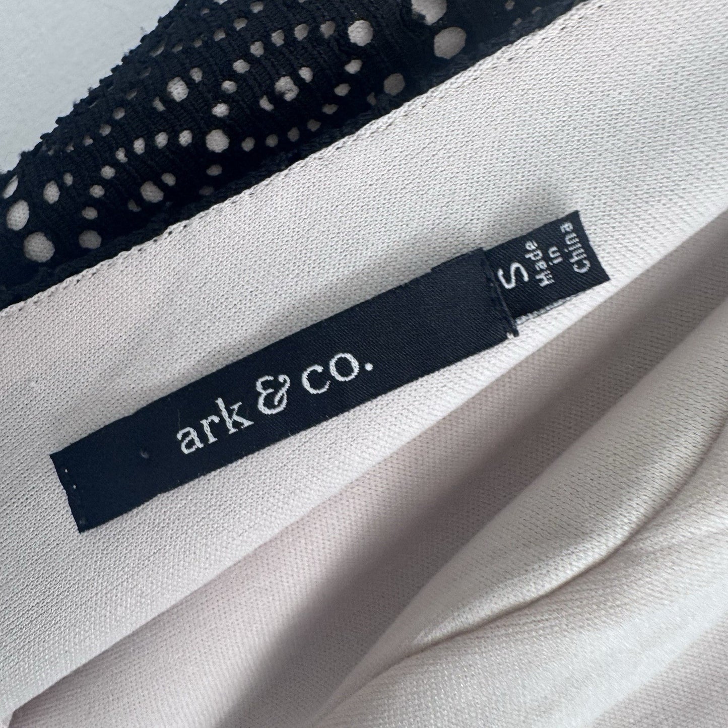 Ark & Co Lace Sheath Dress Navy Nude Lined V Neck Sleeveless Size S