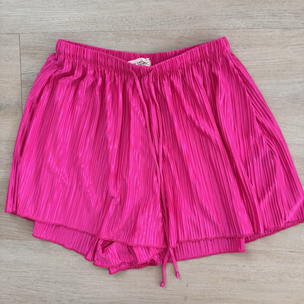 Good American Fuchsia Women’s Pleated Shorts 00 0 Satin Barbiecore