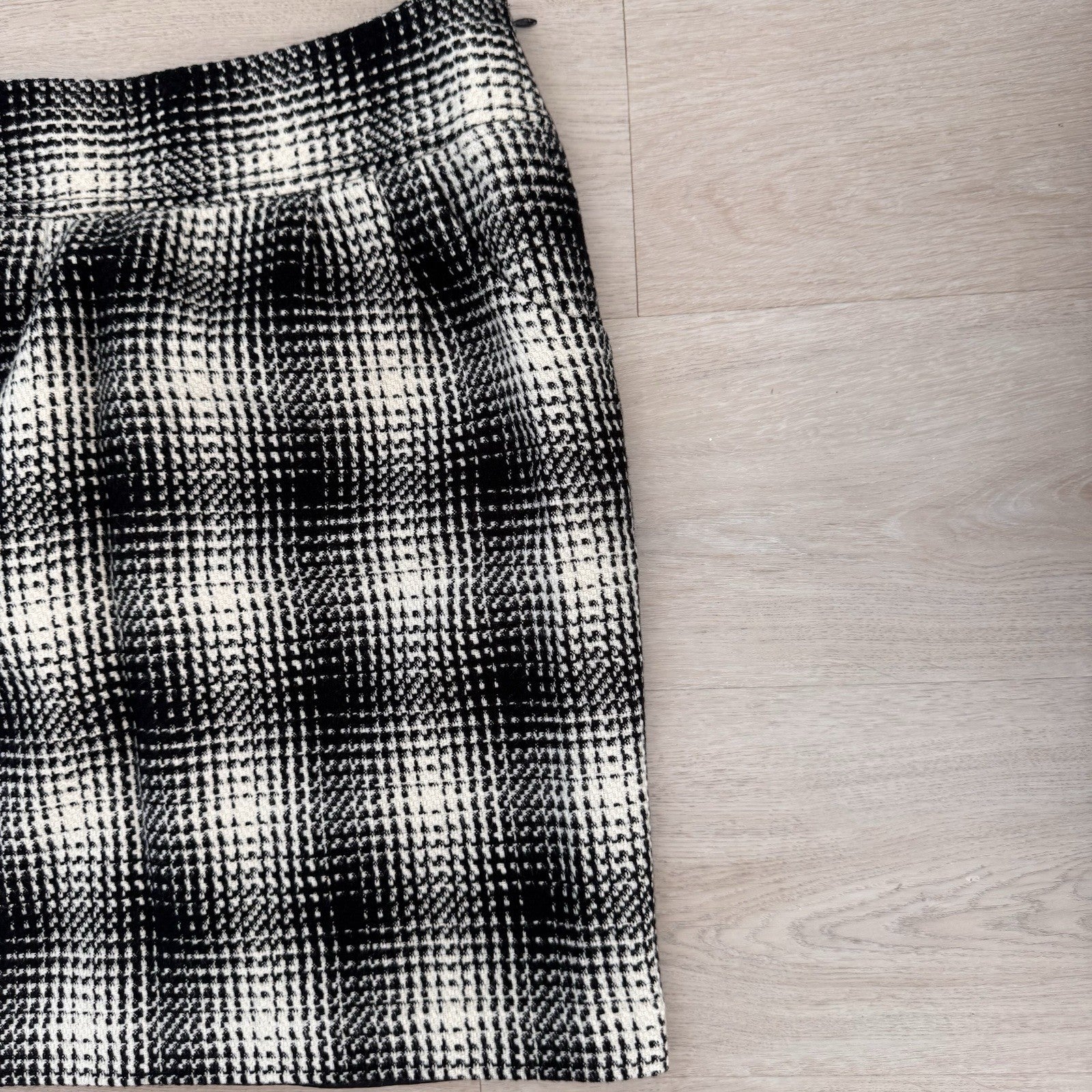 Ann Taylor Women’s  Black White Plaid Skirt Sz 4 Lined Pencil Career