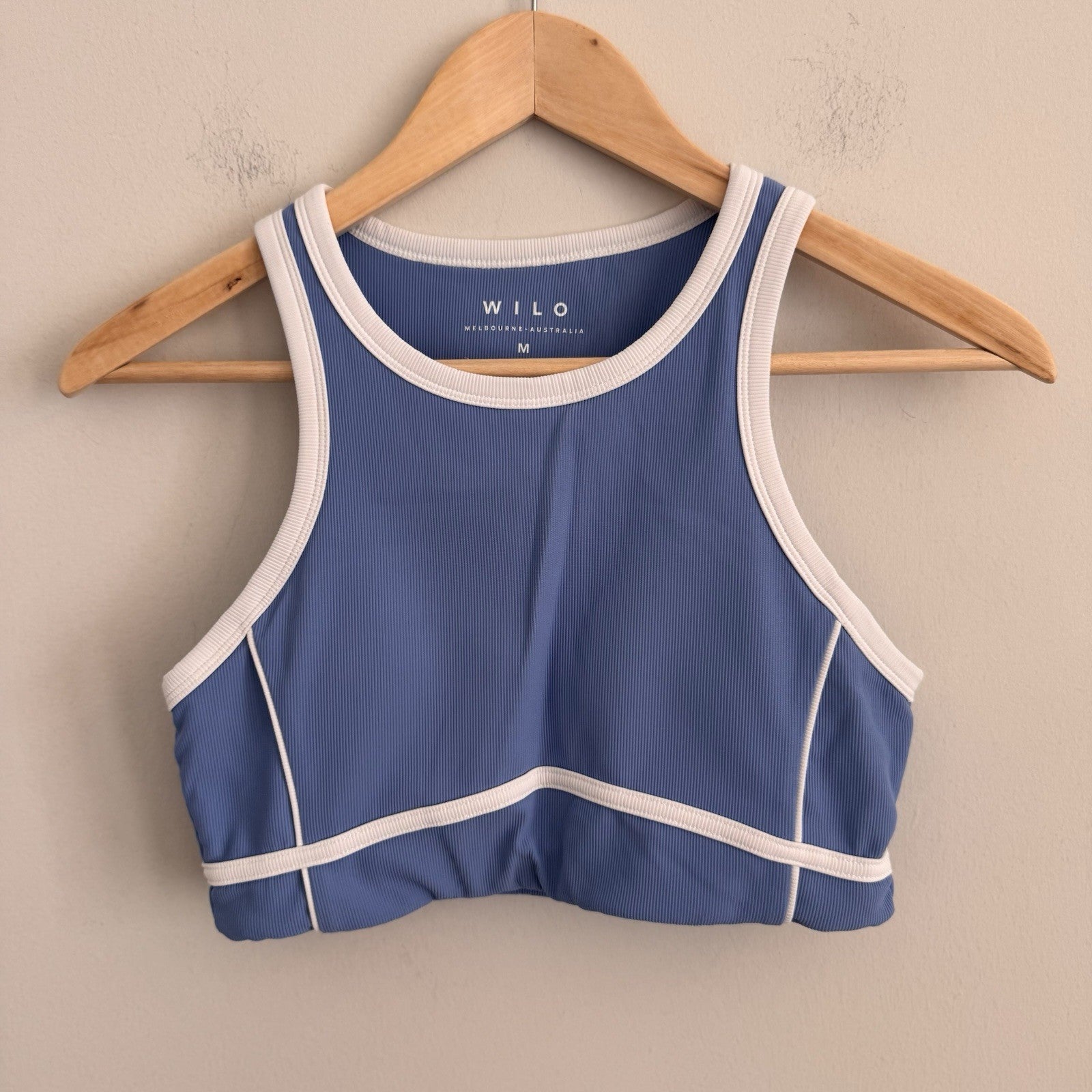 WILO Active Melbourne Australia Ribbed Sports Bra Blue White Contrast Trim M