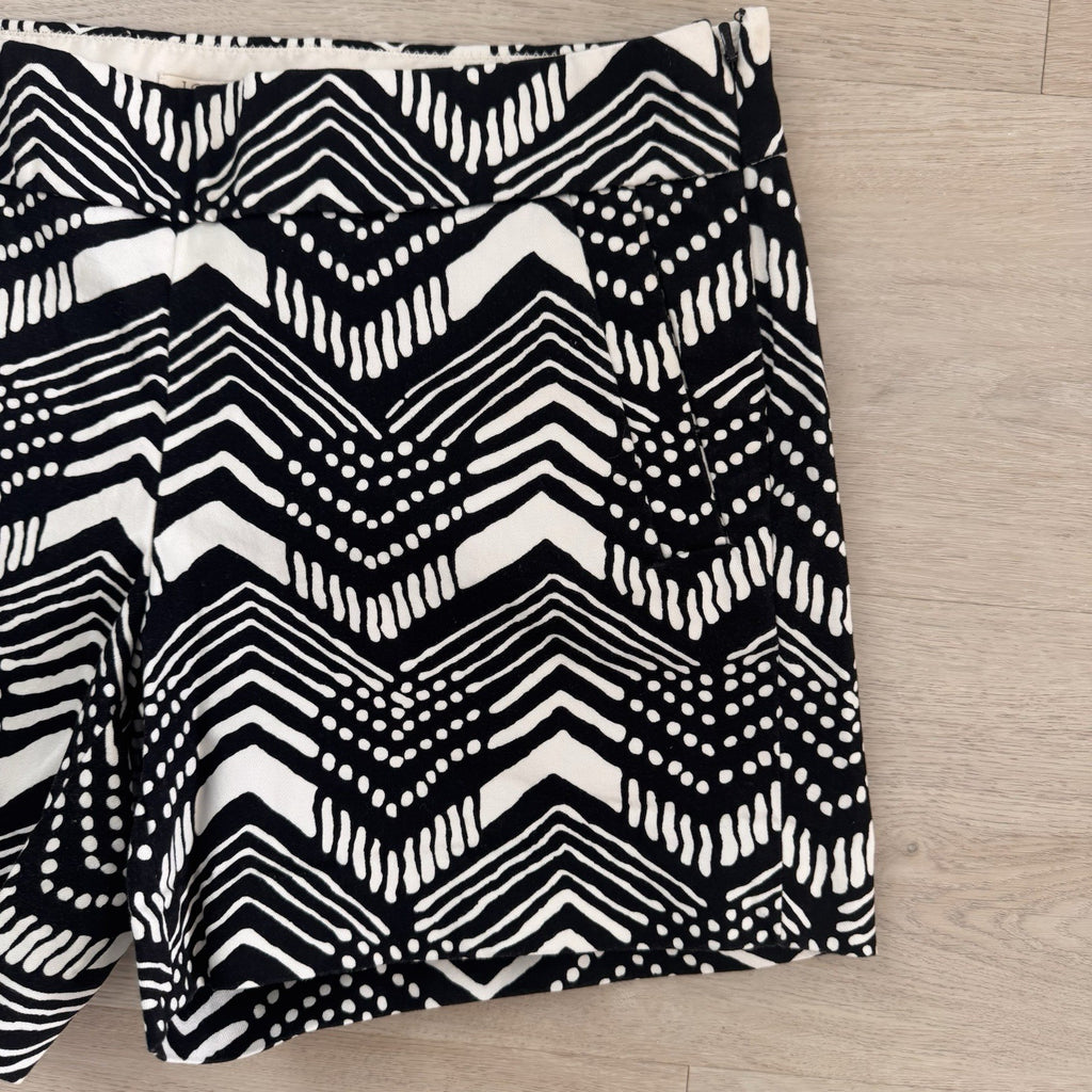 J.Crew Women’s Black White Geometric Stretch Shorts Size 6 Preppy Chic