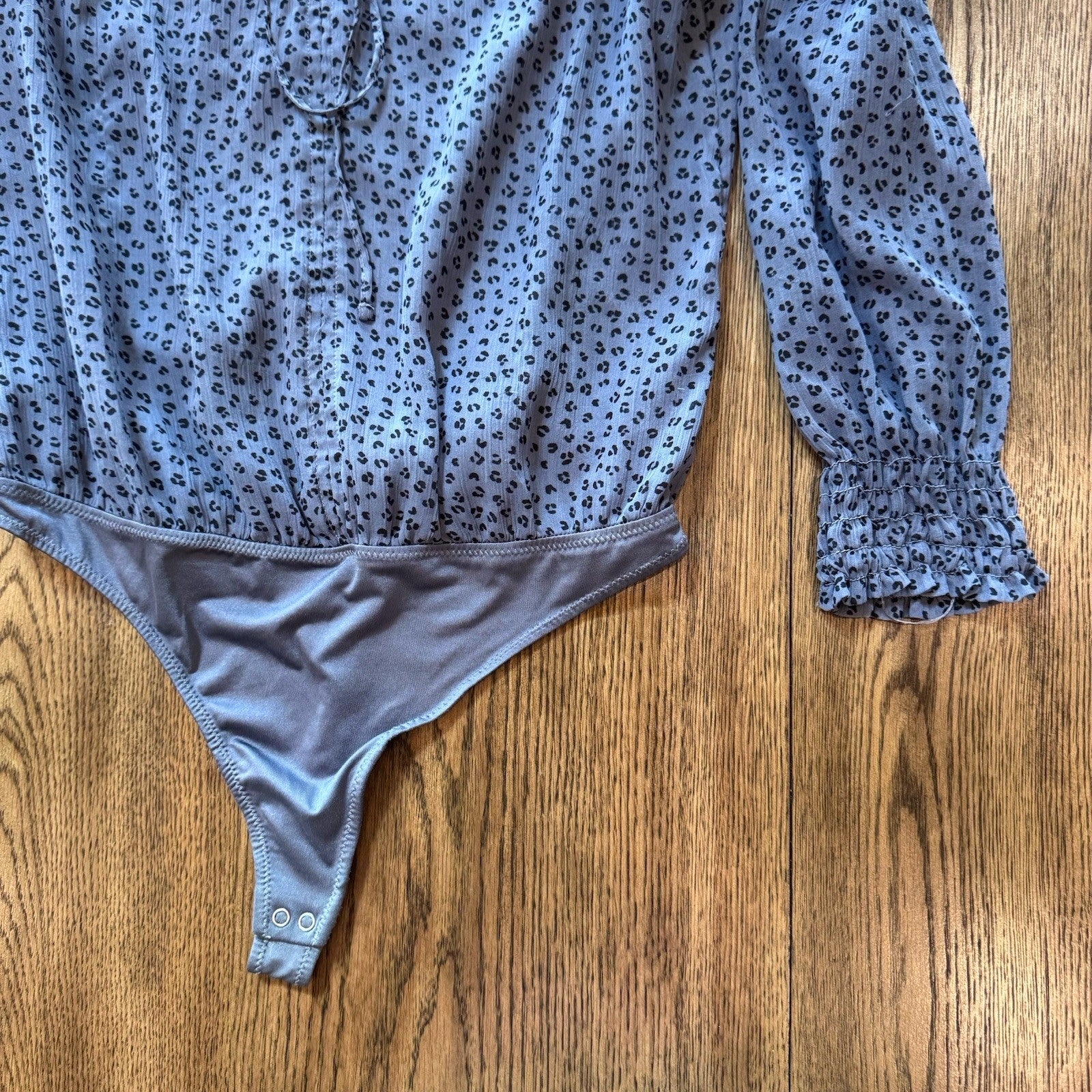 Abercrombie & Fitch Bodysuit Medium Gray Leopard Long Sleeve Snap Bottom