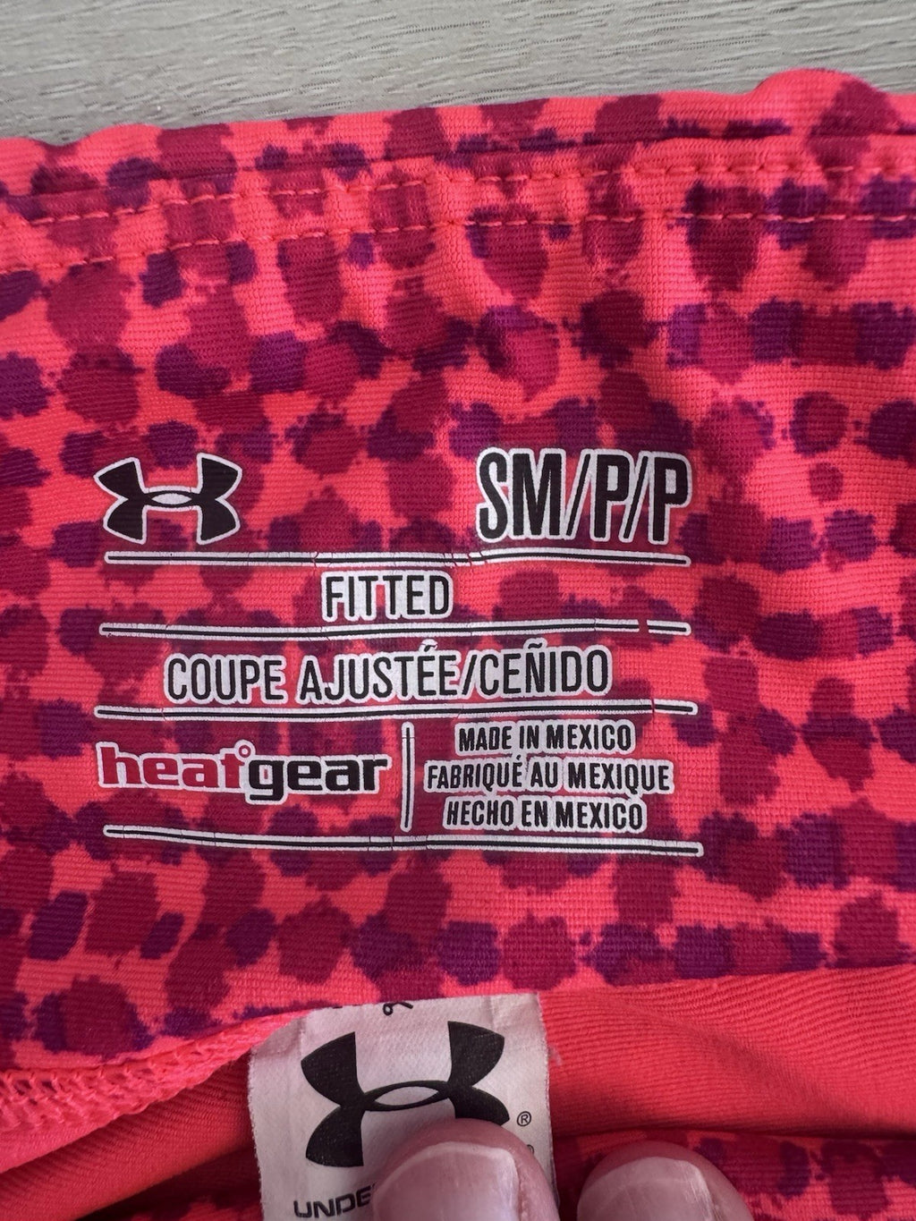 Under Armour HeatGear Capri Leggings SM Pink Leopard Print Fitted Activewear