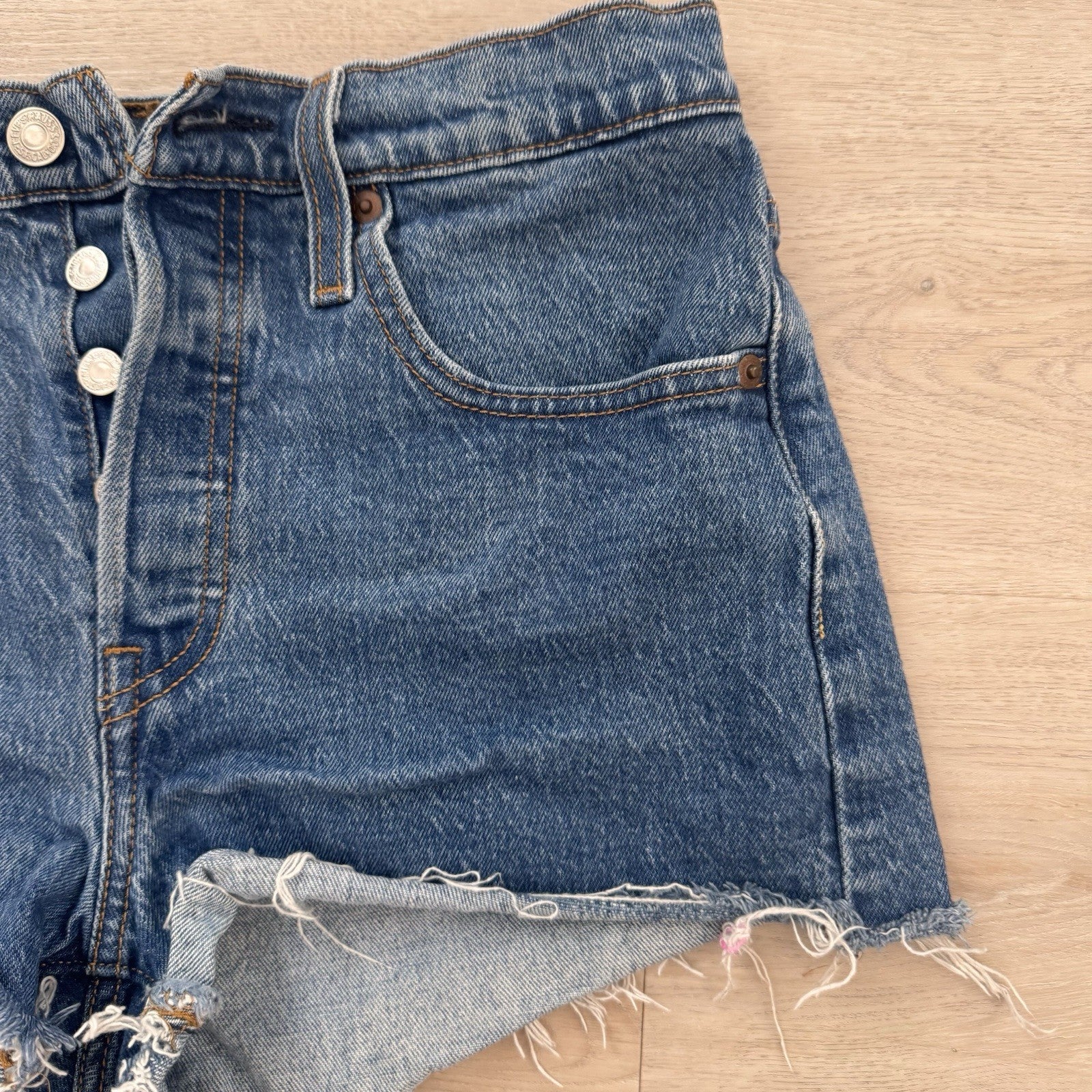 Levi’s Women’s 501 Cut Off Shorts W27 Button Fly Raw Hem Denim