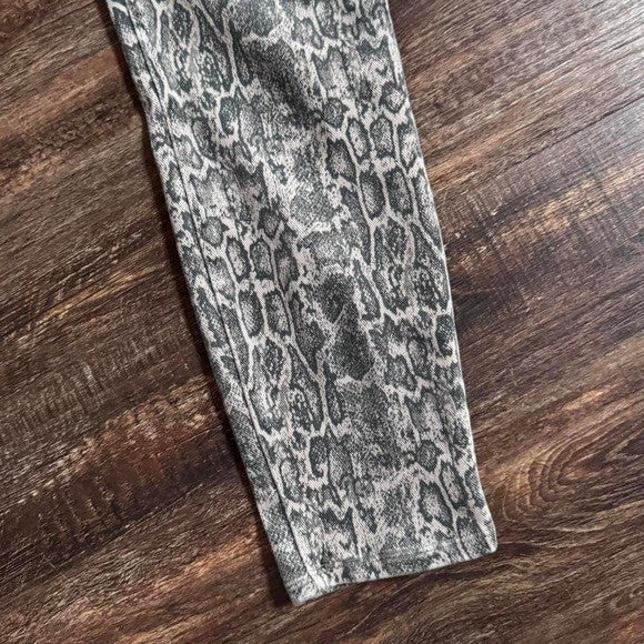 Spandex Jean-ish leggings size M