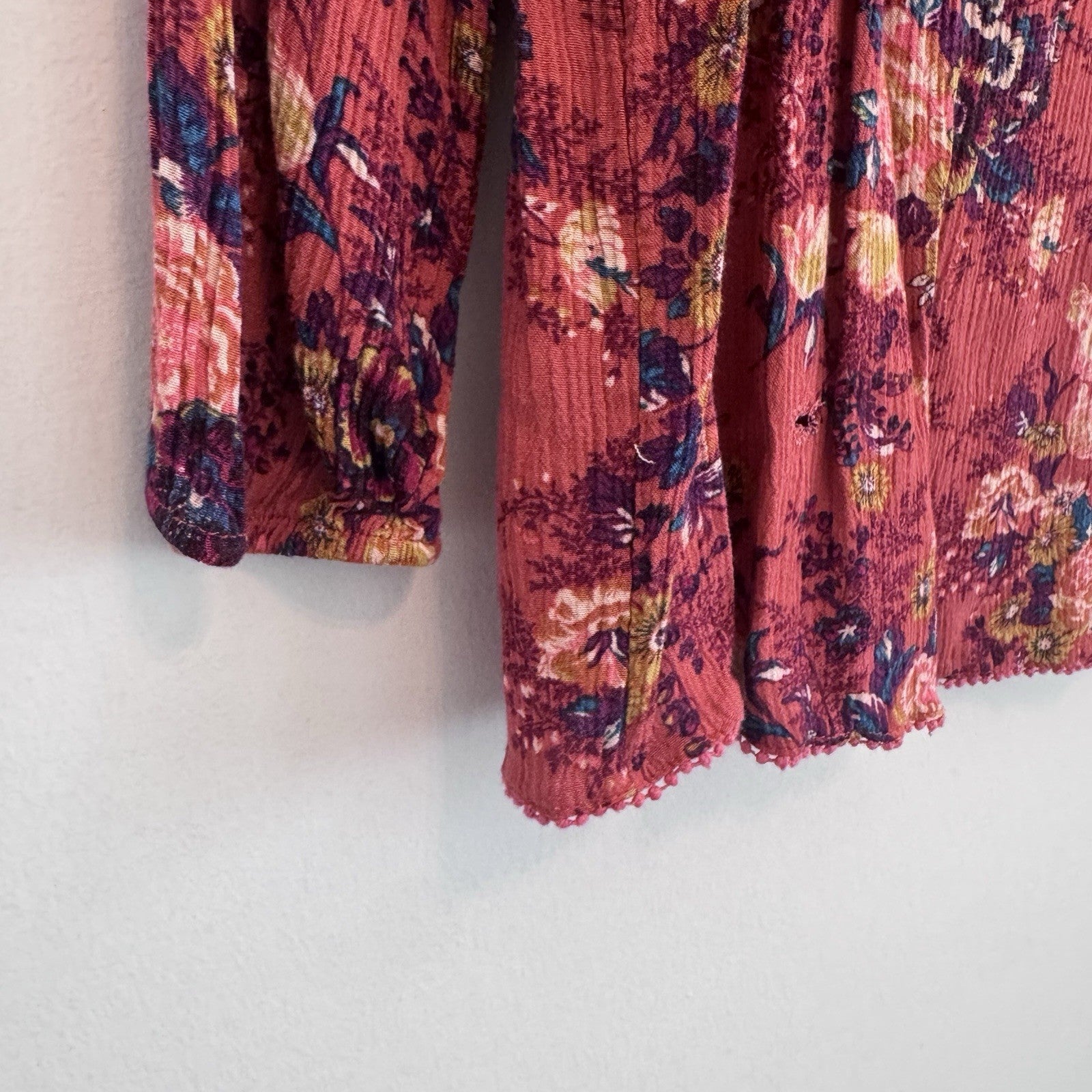American Eagle Floral Boho Peasant Top Small Coral Pink Keyhole Long Sleeve