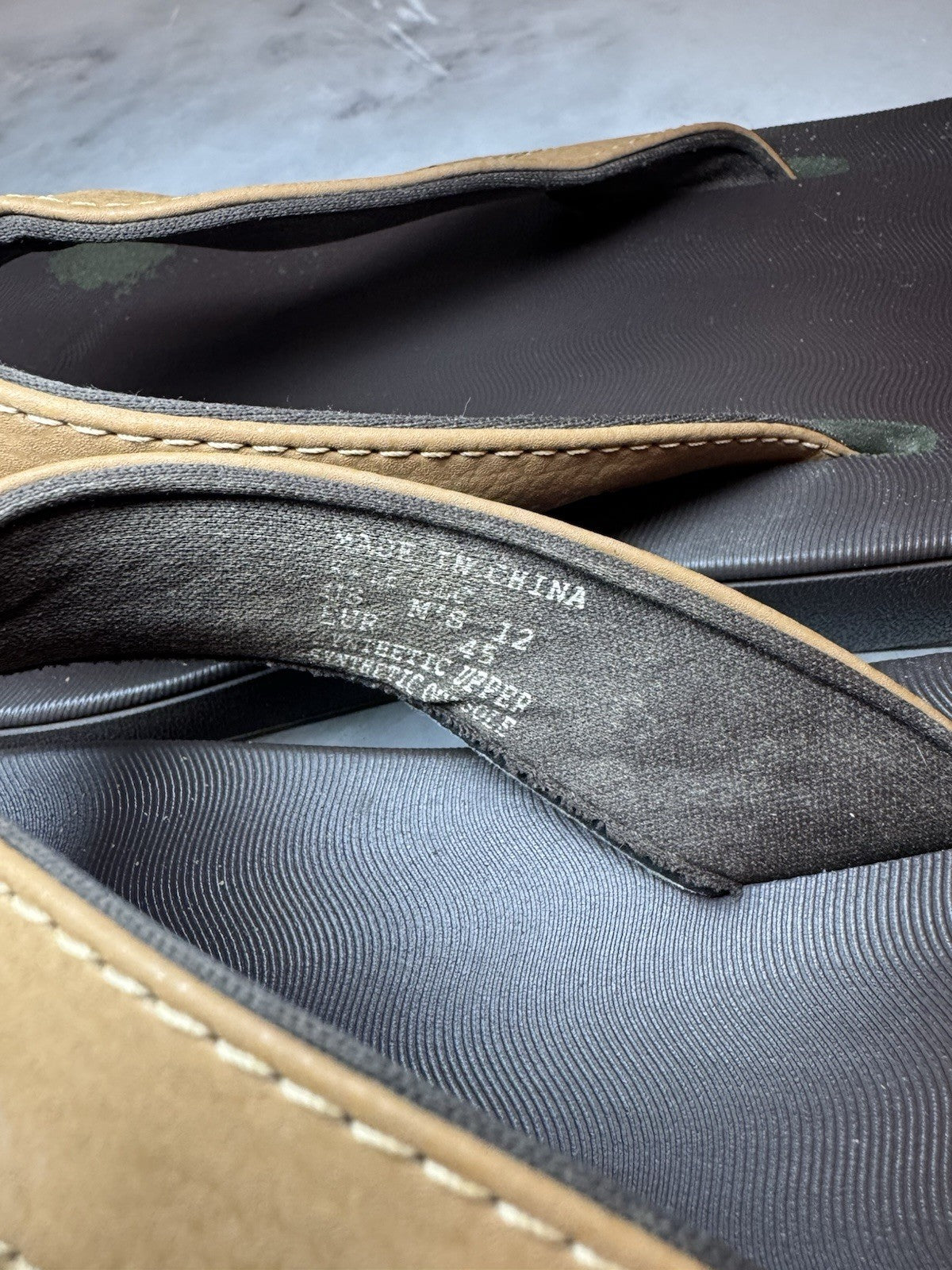 REEF Cushion Men’s 12 Brown Leather Flip Flops Comfort Sandals
