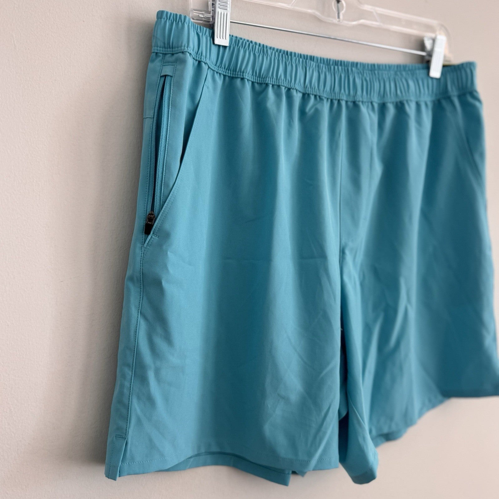 DSG Men's 6" Agility Woven Short Blue Spray Size Large NWT Athletic Gym Running