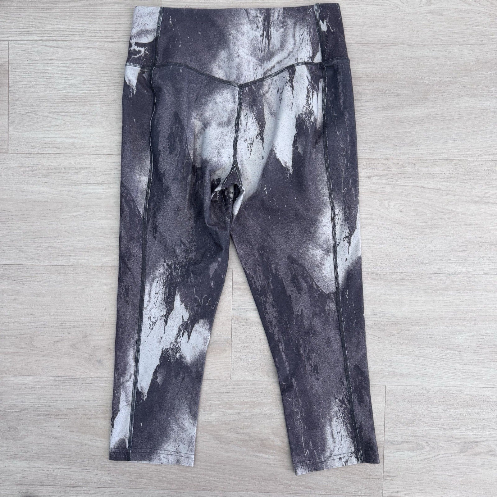 Nike Dri-Fit Leggings Women Small Gray Black Abstract Print Recycled Stretch 