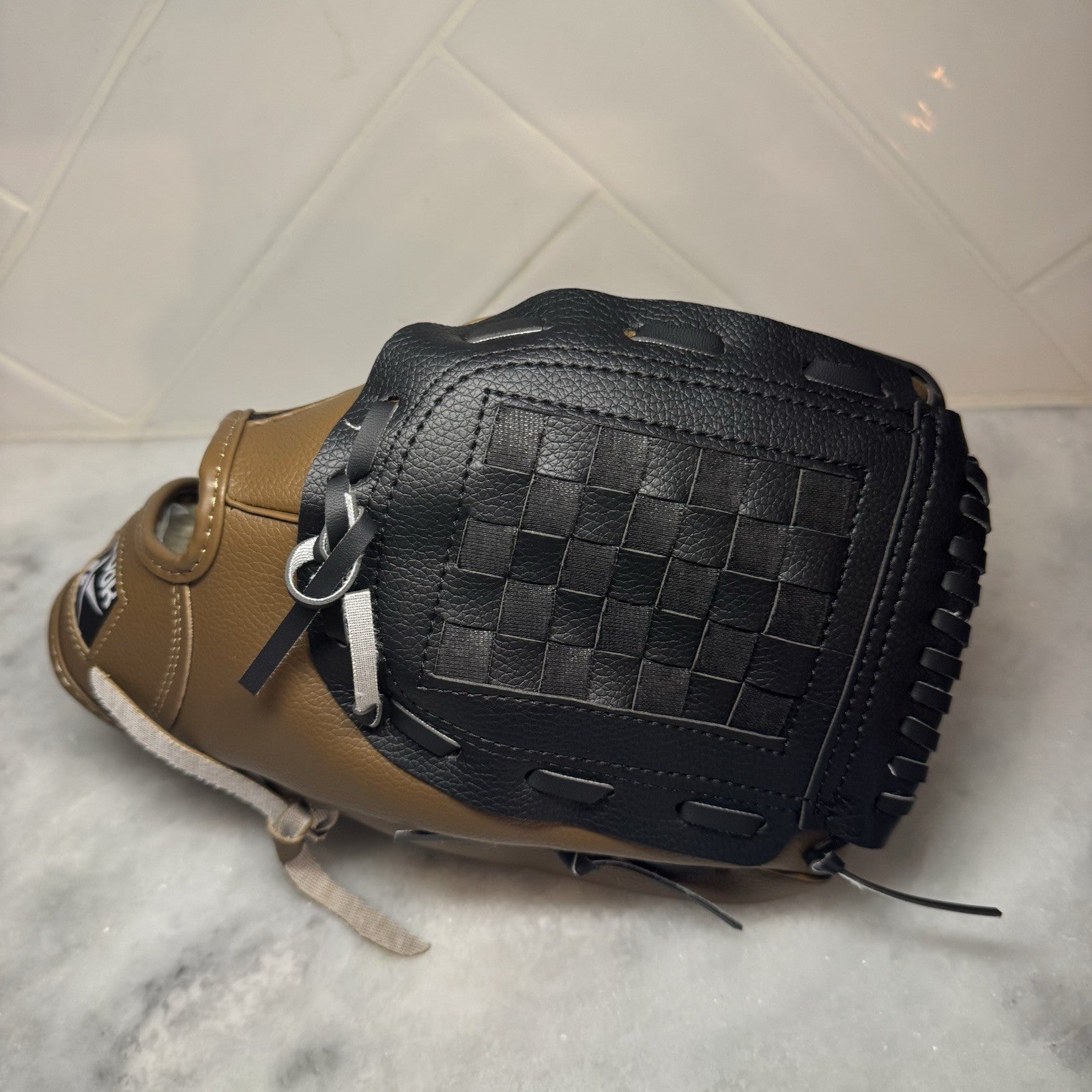 Reebok 12” Baseball Glove Black RBG100-BK Right Hand Throw New w/ Tags