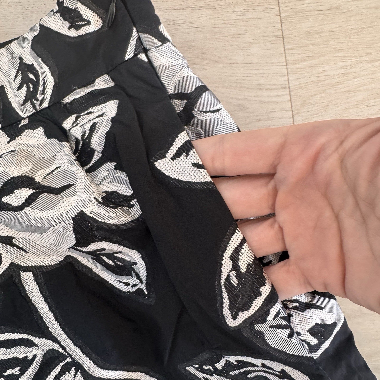 Banana Republic Black White Floral Jacquard A Line Skirt Sz 4 Women’s