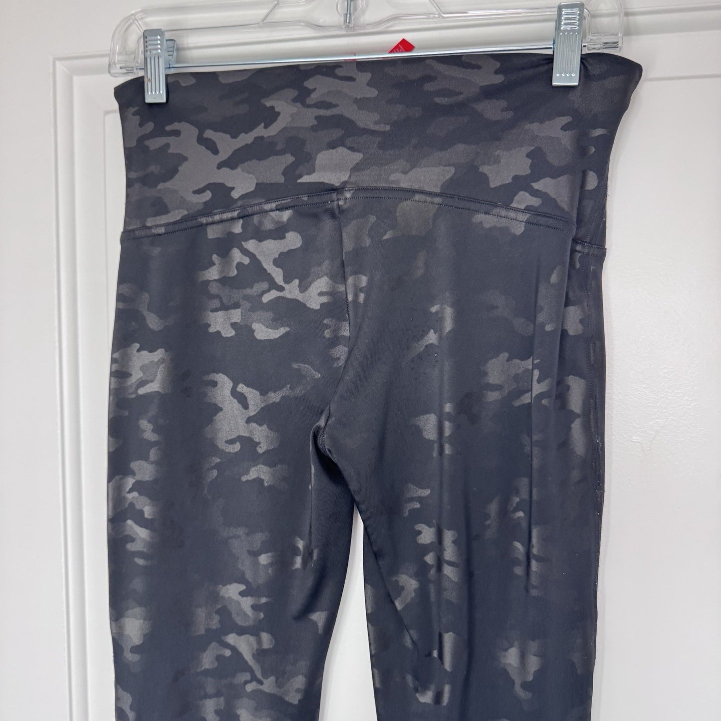 SPANX Black Camo High-Waisted Leggings – Women’s Large – Compression Activewear