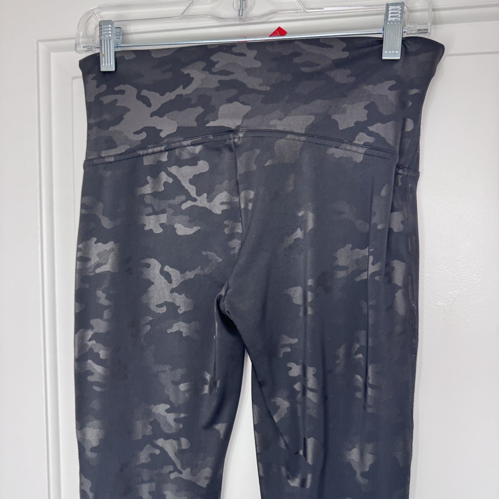 SPANX Black Camo High-Waisted Leggings – Women’s Large – Compression Activewear