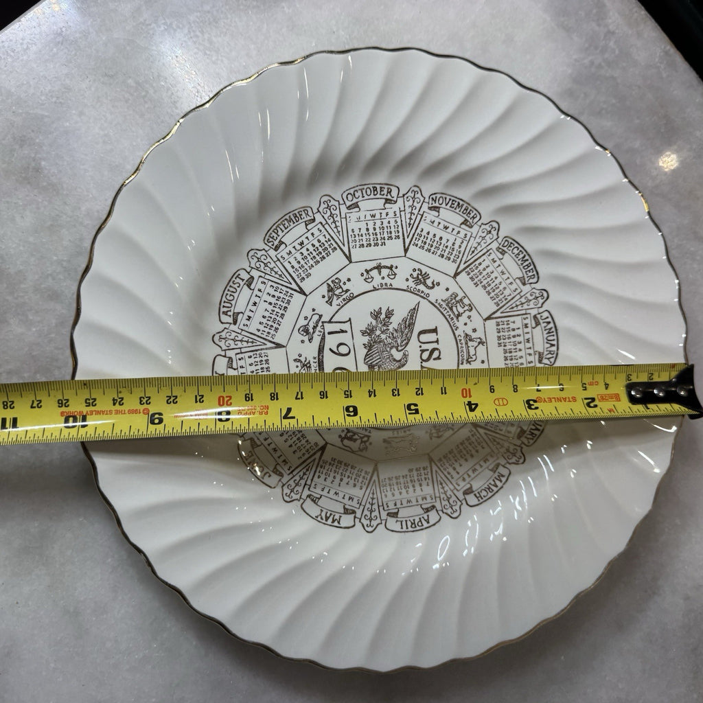 Sheffield Bone White 1967 Calendar Zodiac Signs Decorative Plate Gold Trim 10.25