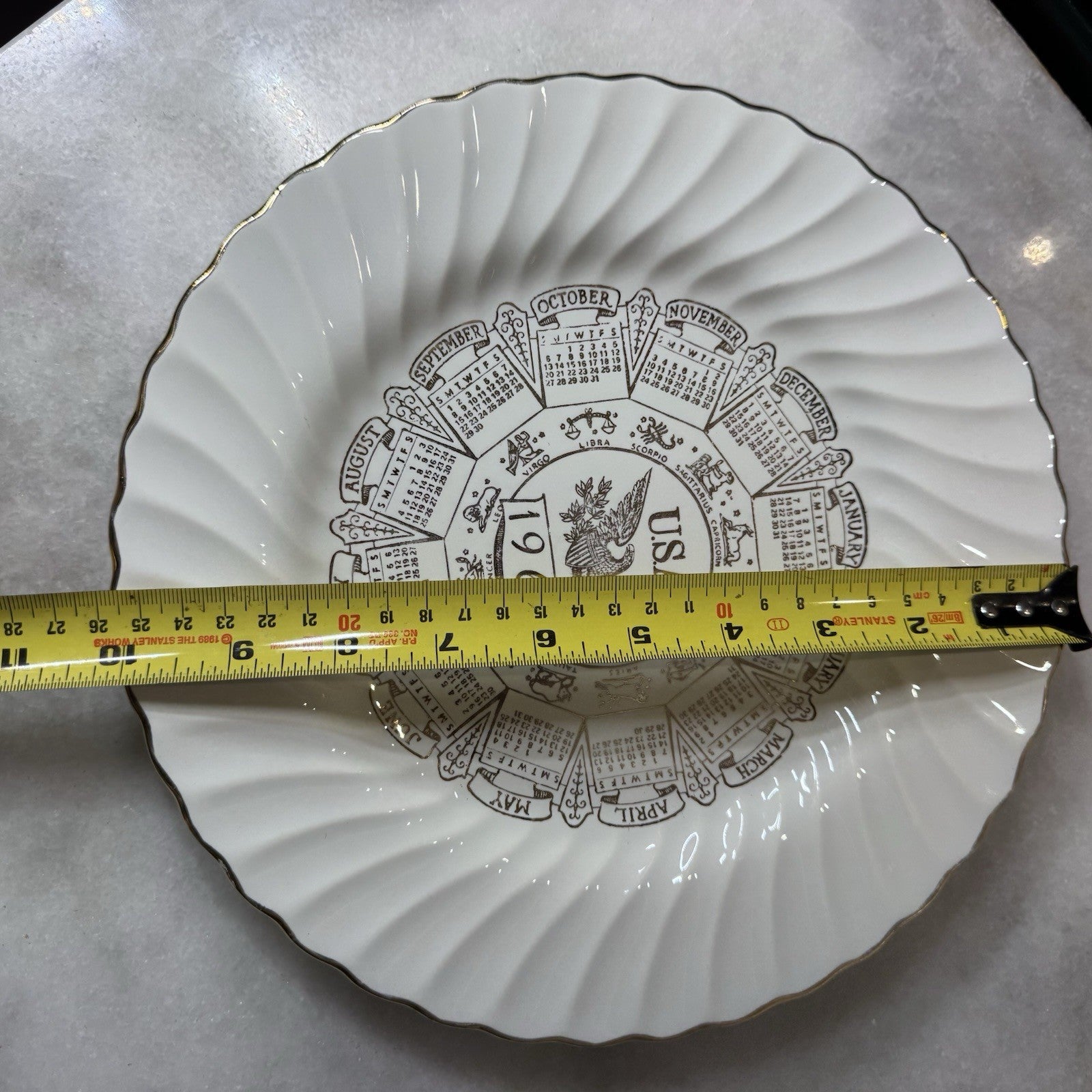 Sheffield Bone White 1967 Calendar Zodiac Signs Decorative Plate Gold Trim 10.25