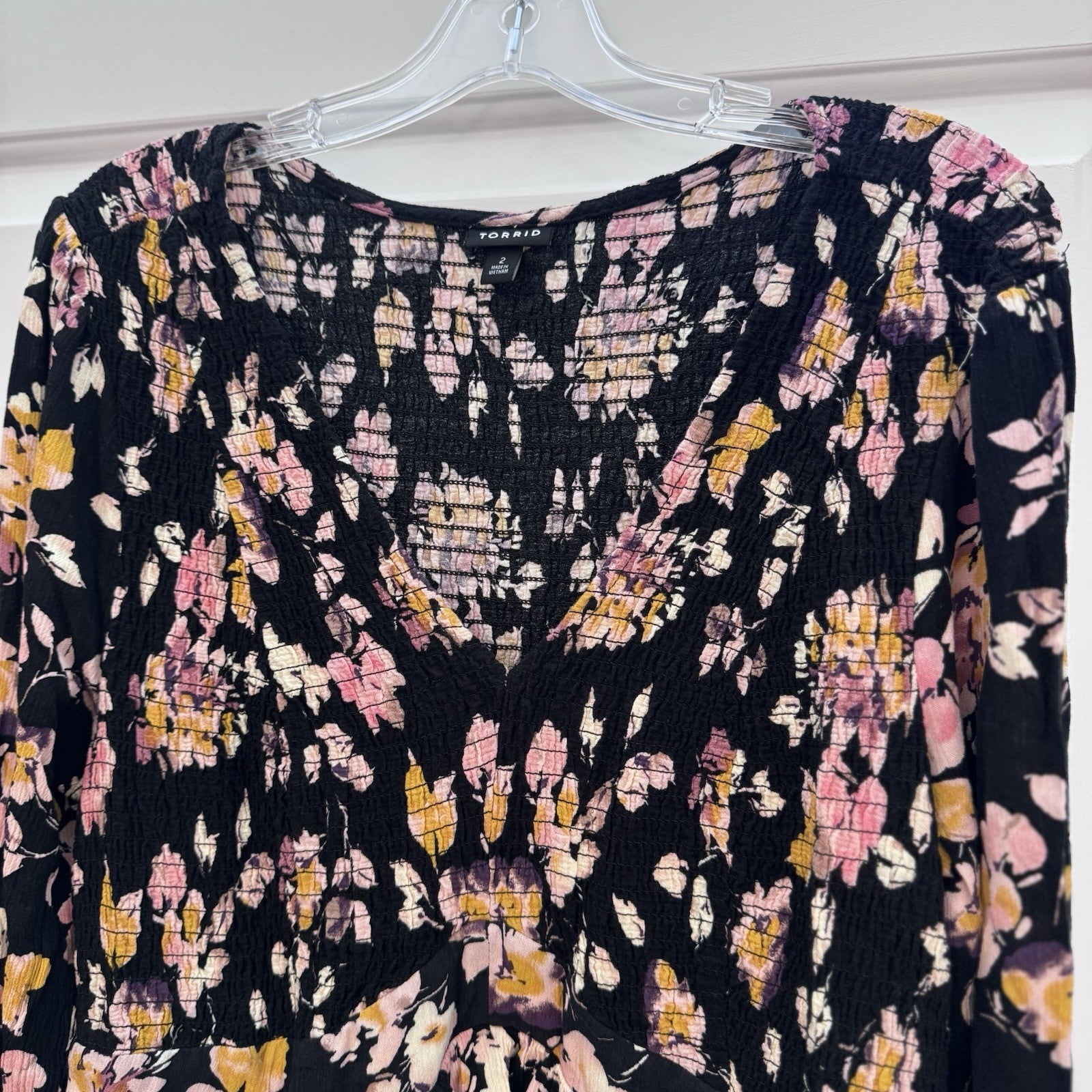 Torrid Women’s Floral Smocked Blouse Top Black Pink Long Sleeve Size 2