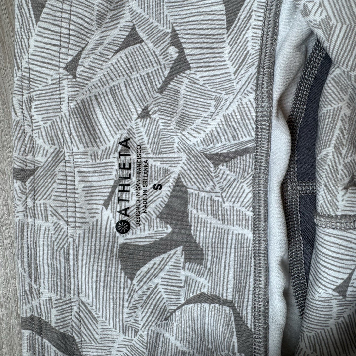 Athleta Gray White Leaf Print Leggings High Rise Womens Small Mesh Panel
