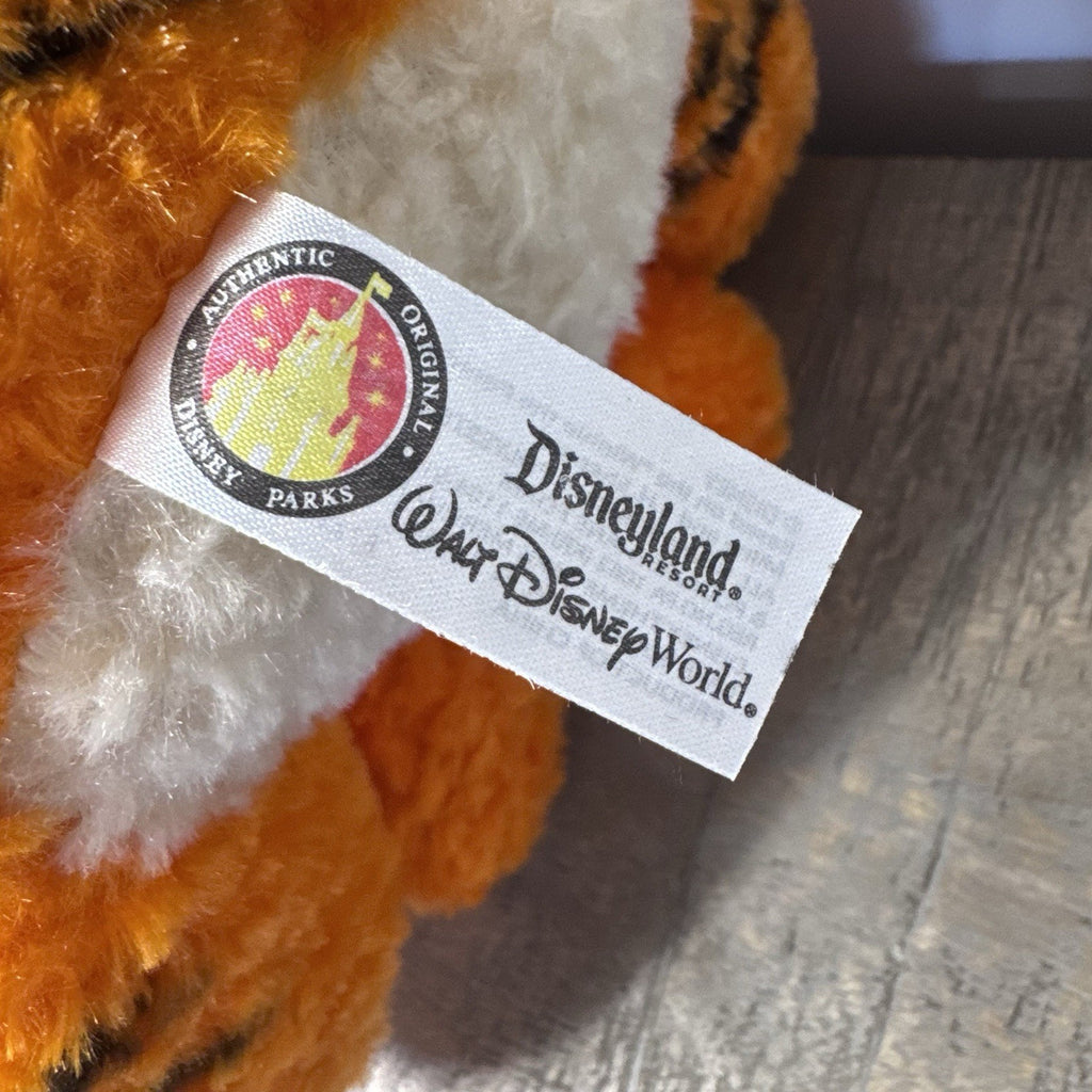 TIGGER PLUSH Walt Disney Theme Park Winnie the Pooh Disneyland Walt Disney World