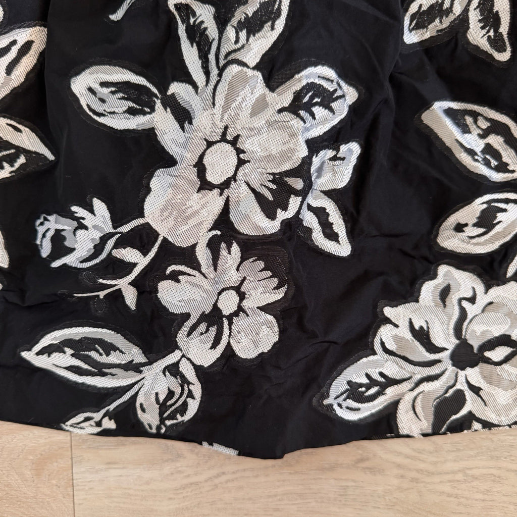 Banana Republic Black White Floral Jacquard A Line Skirt Sz 4 Women’s