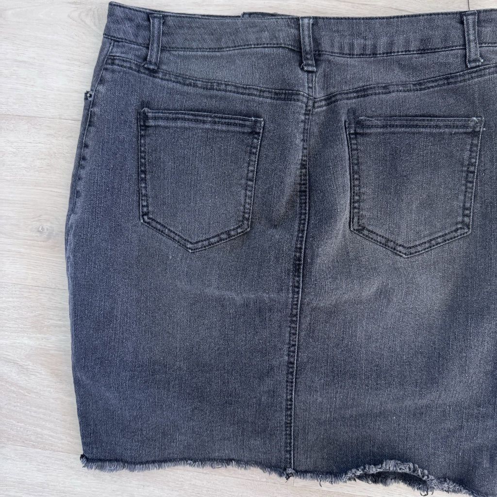 Faded Glory Black Denim Mini Skirt Frayed Hem Y2K Size 10