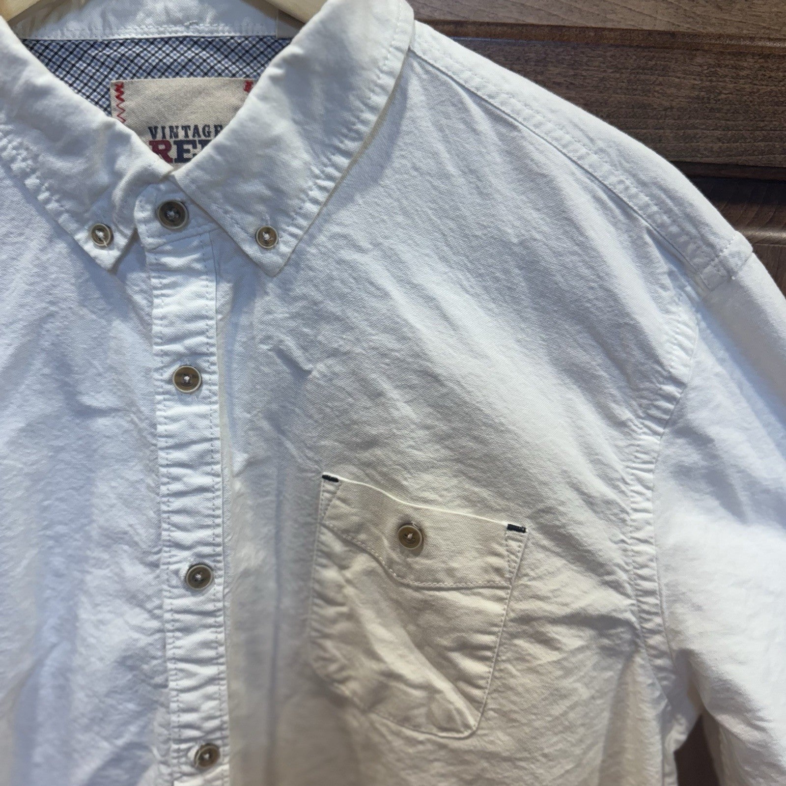 Vintage Red Men’s White Button-Down Shirt XL Long Sleeve 100% Cotton Casual 2013