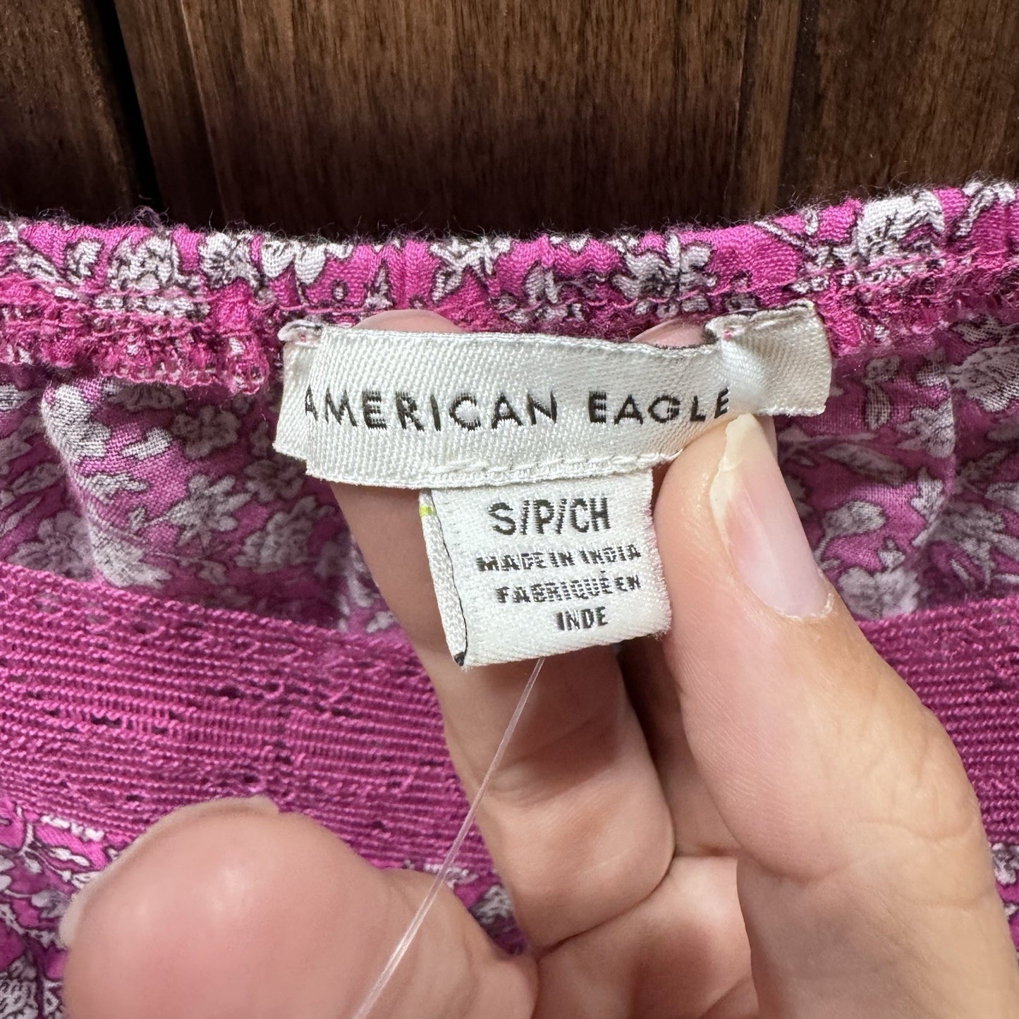 American Eagle Pink Floral Smocked Long Sleeve Crop Top Women’s Size Small NWT