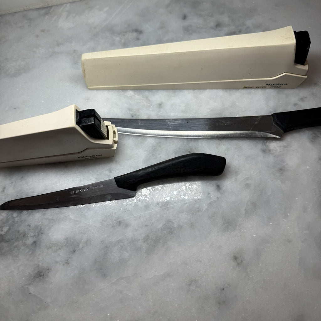 Wilkinson Sword Knife Self-Sharpening Case Blades lot of 2 white vintage