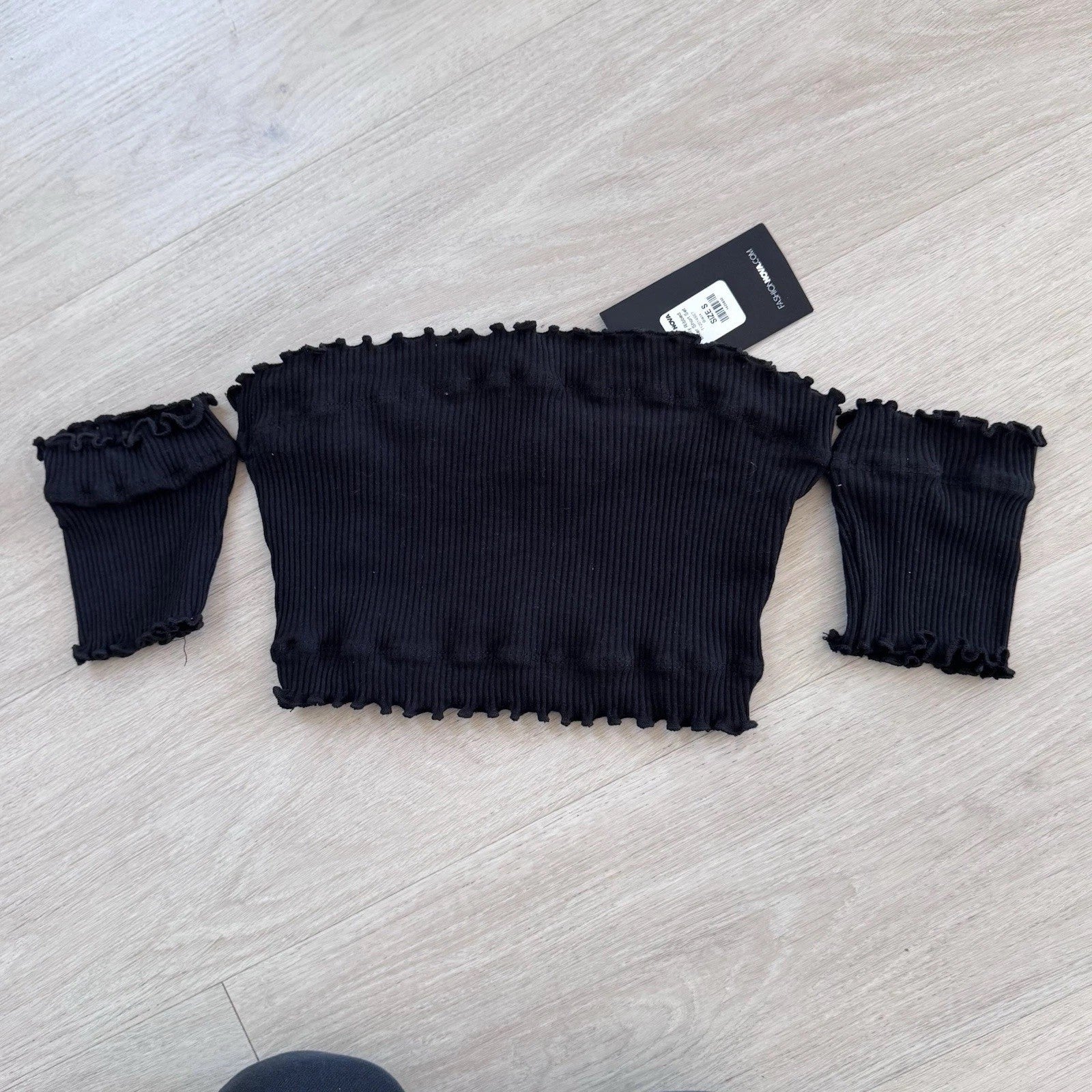 NWT Fashion Nova Black Ribbed Cutout Top Size S Stretch Cropped Sleeve