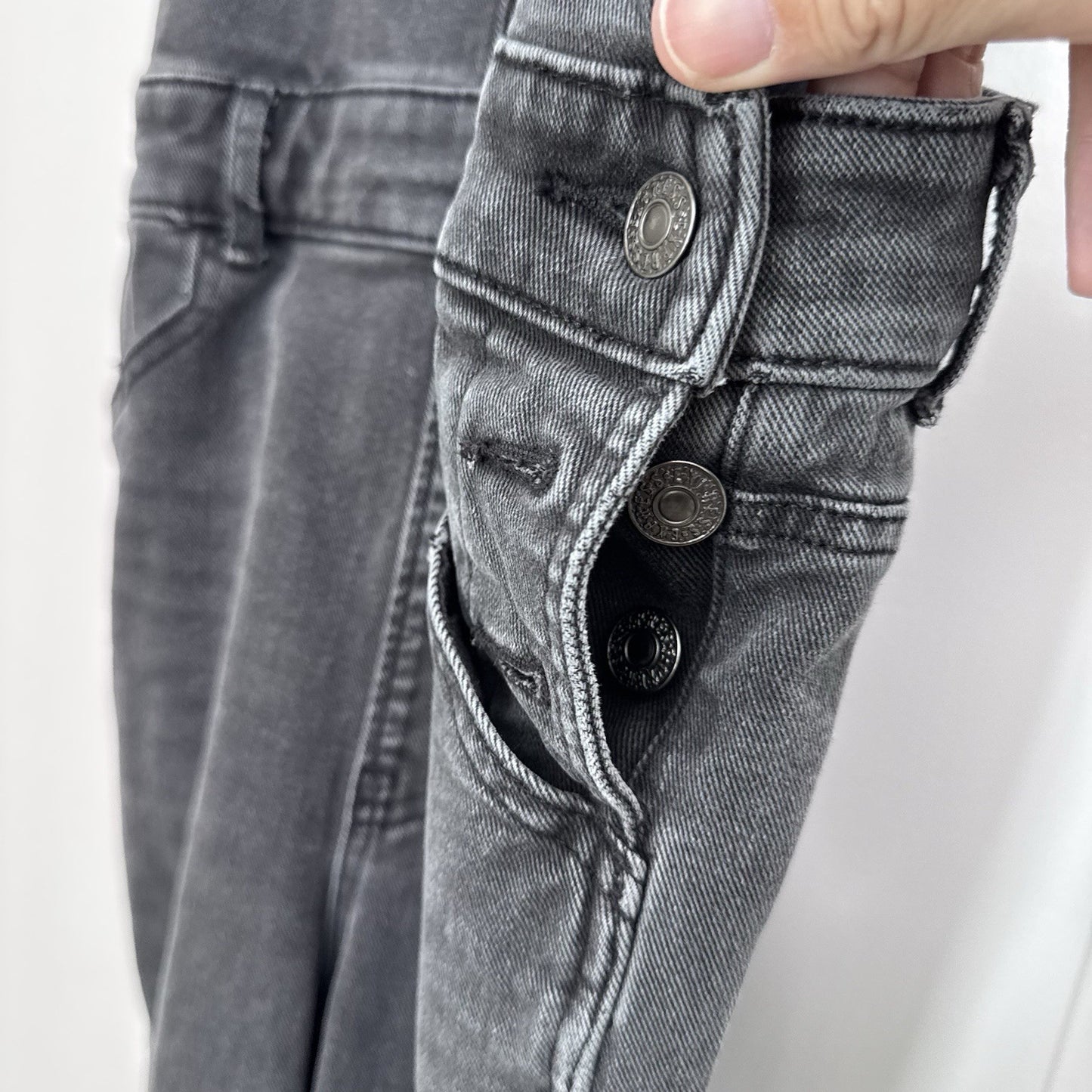 Express Black Jean Overalls Size 4 Women’s Adjustable Straps Frayed Hem