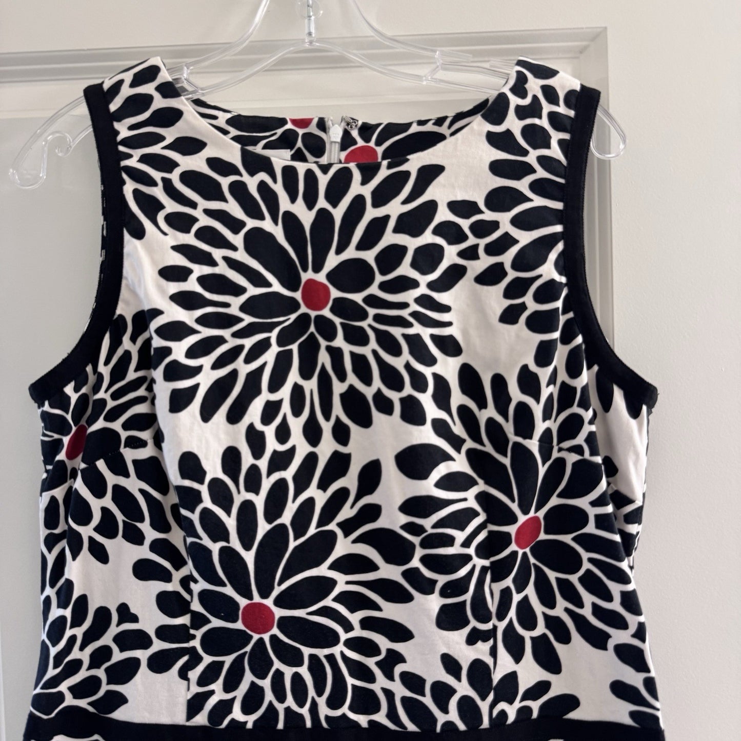 Talbots Sleeveless Sheath Dress Size 14 Floral Black White Red Made in USA