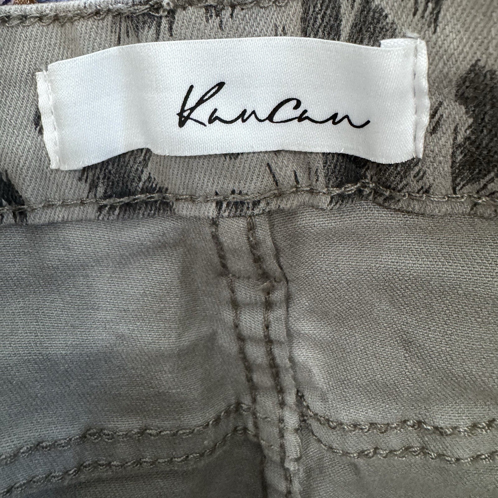 KanCan Leopard Print Denim Shorts Women Medium Frayed Raw Hem Y2K Boutique
