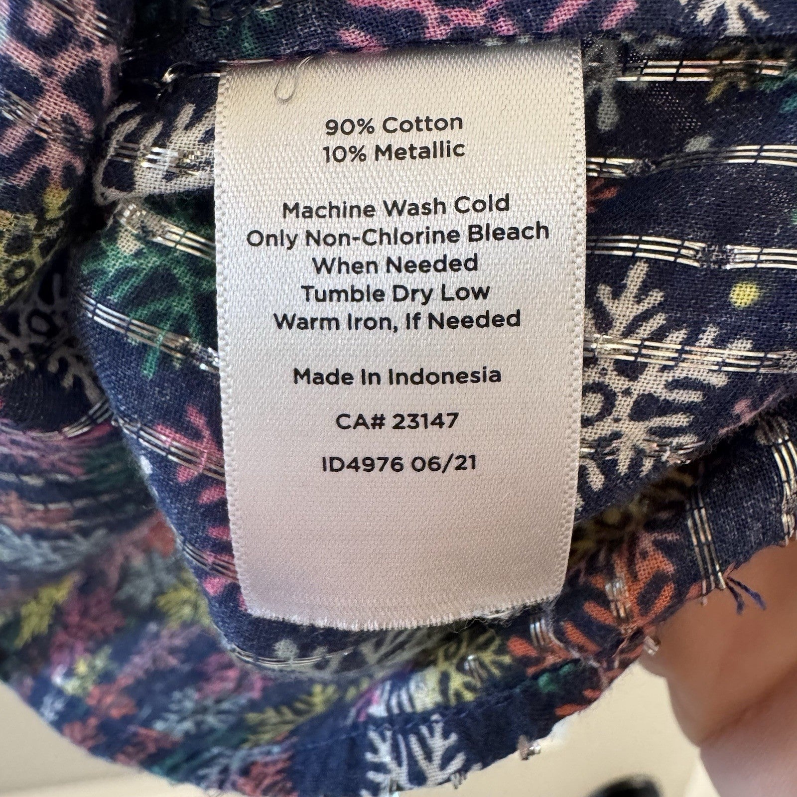 Talbots Women’s XS Metallic Snowflake Blouse Navy Multicolor Long Sleeve