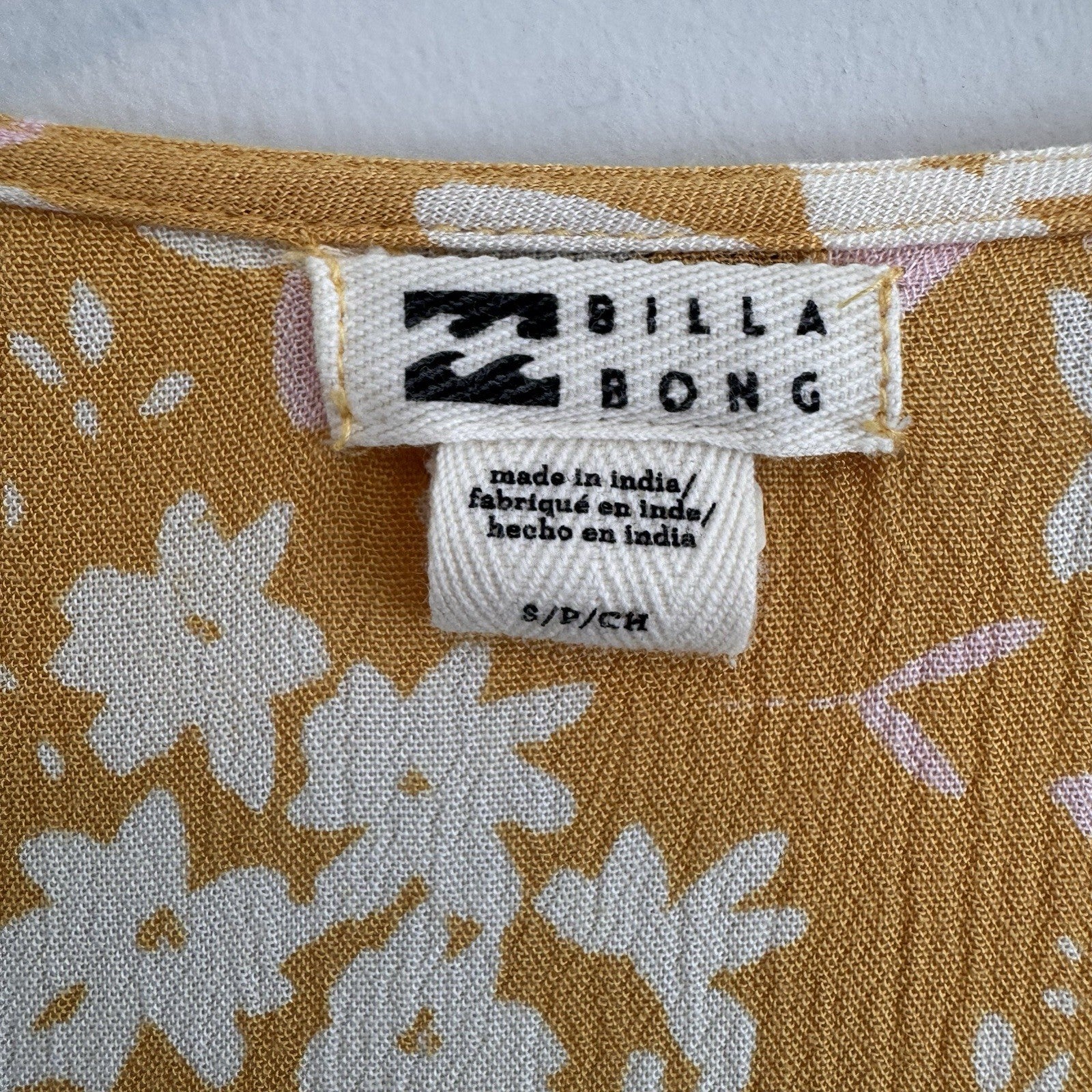 BILLABONG Wrap & Roll Mini Dress Sz S Yellow Floral VNeck Flutter Sleeve Women’s