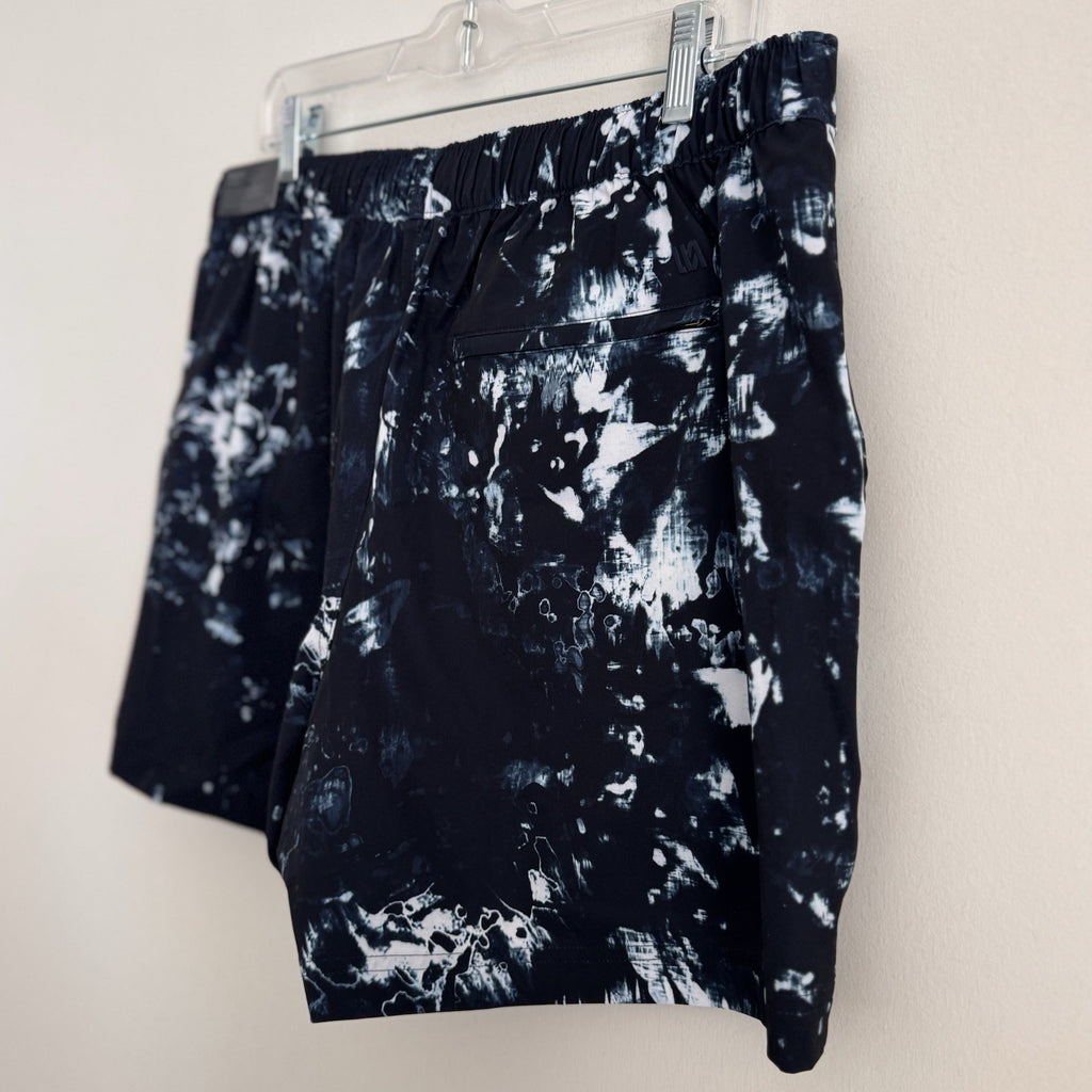 VRST Men's 5" Resort Short Indigo Craft Print Large NWT Slim Fit Lined Hybrid