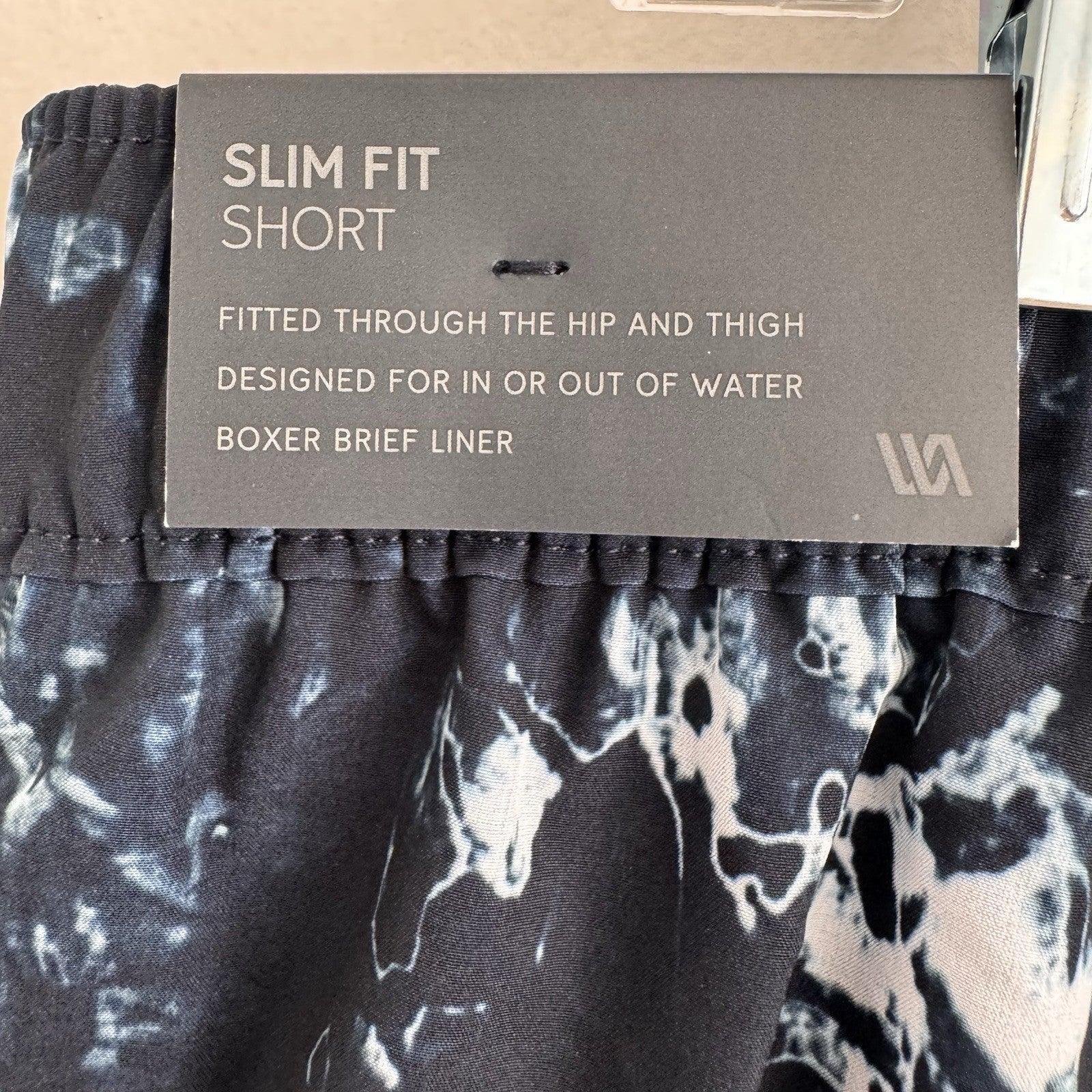 VRST Men's 5" Resort Short Indigo Craft Print Large NWT Slim Fit Lined Hybrid