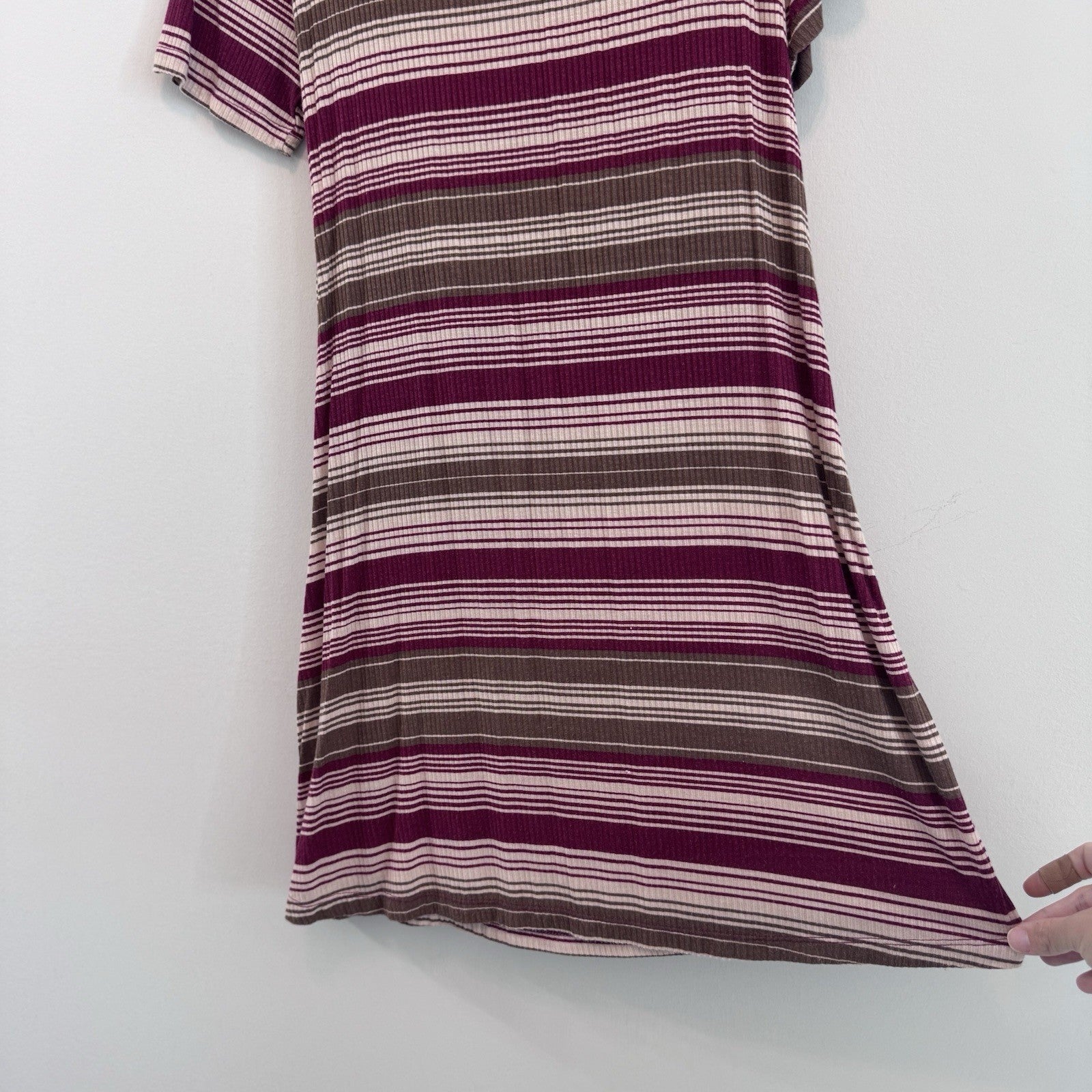 Entro Striped Tie Front Dress Women’s Large Ribbed Burgundy Boho Boutique Dress
