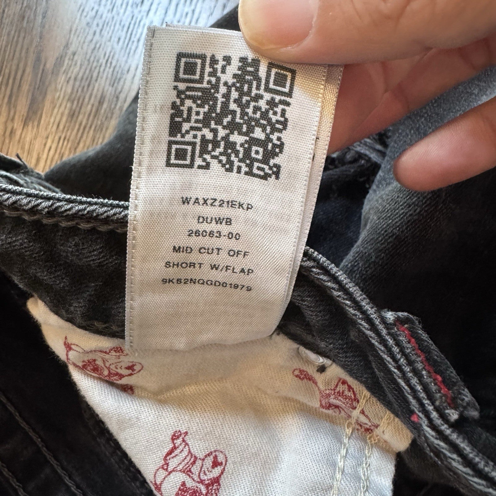 True Religion Mid Cut Off Denim Shorts Black Distressed Flap Pockets Size 30