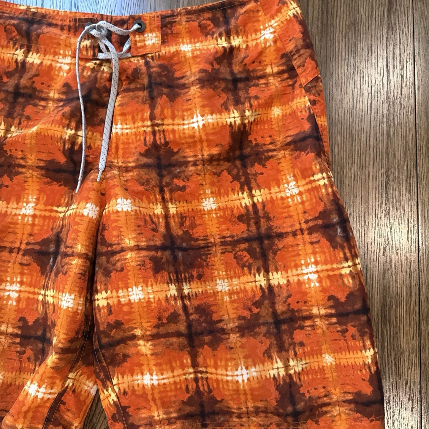 Columbia Omni-Shade Swim Trunks Size 34 Orange Tie-Dye Board Shorts UPF