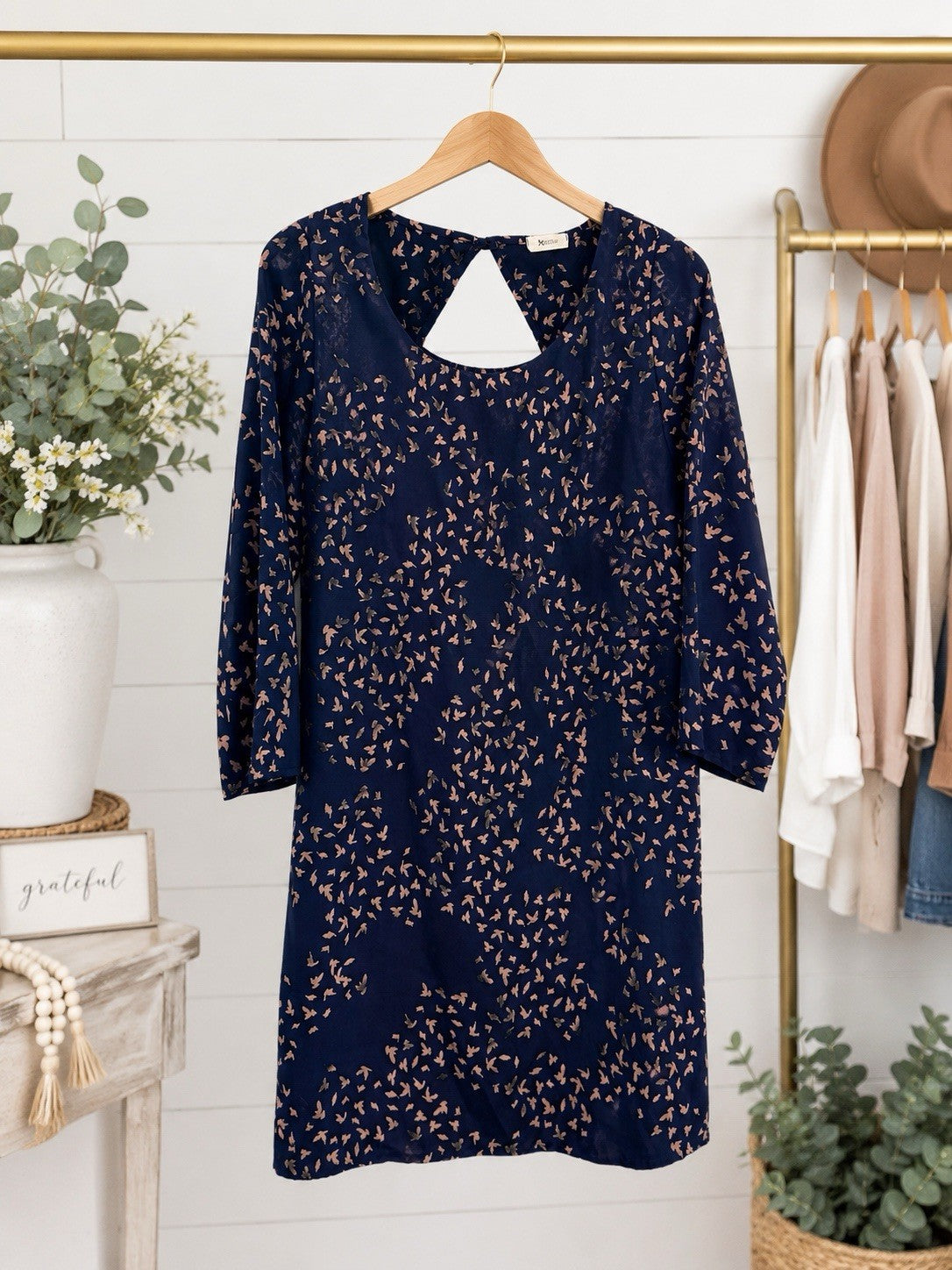 Everly Women’s Bird Print Shift Dress Medium Blue Pink 3/4 Sleeve Keyhole