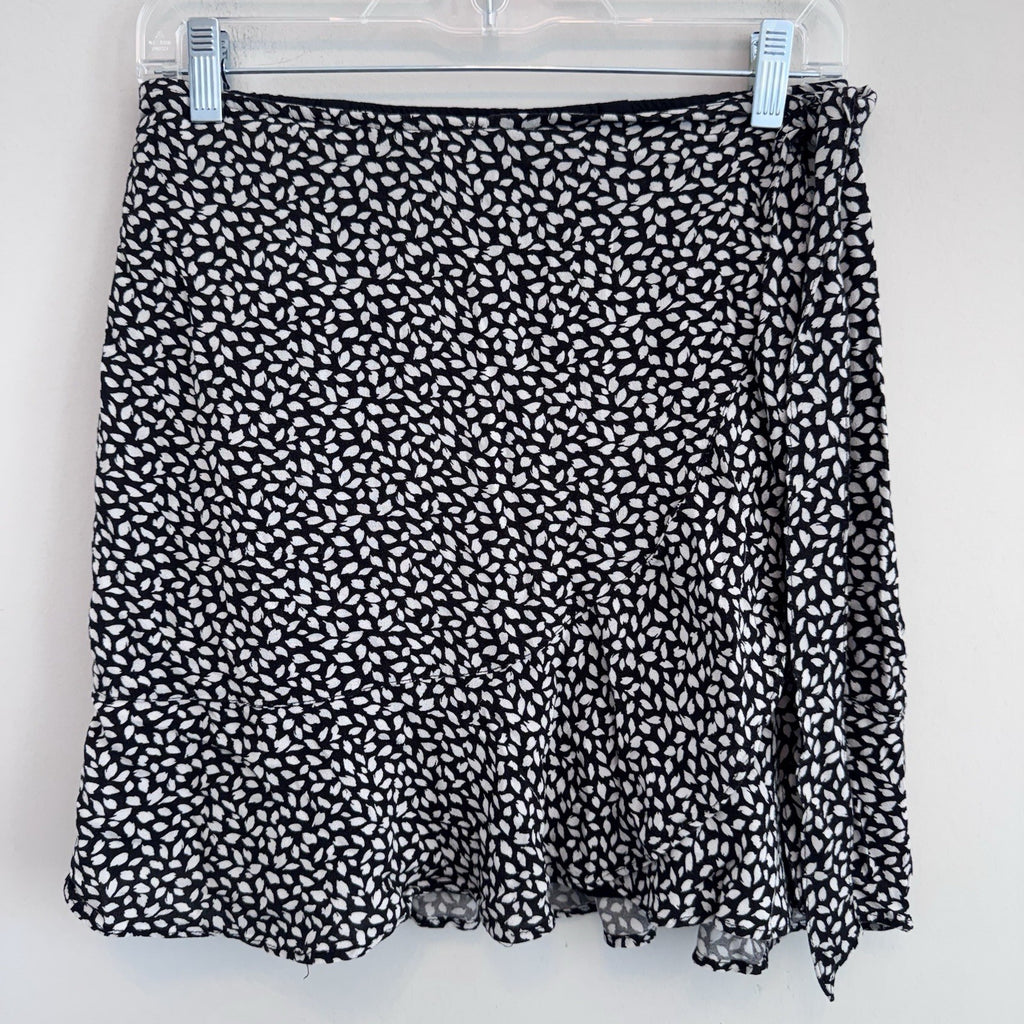 Abercrombie Wrap Mini Skirt Womens M Black White Print Ruffle Tie