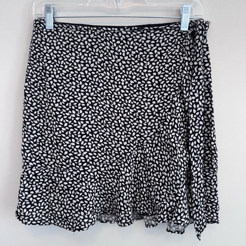 Abercrombie Wrap Mini Skirt Womens M Black White Print Ruffle Tie